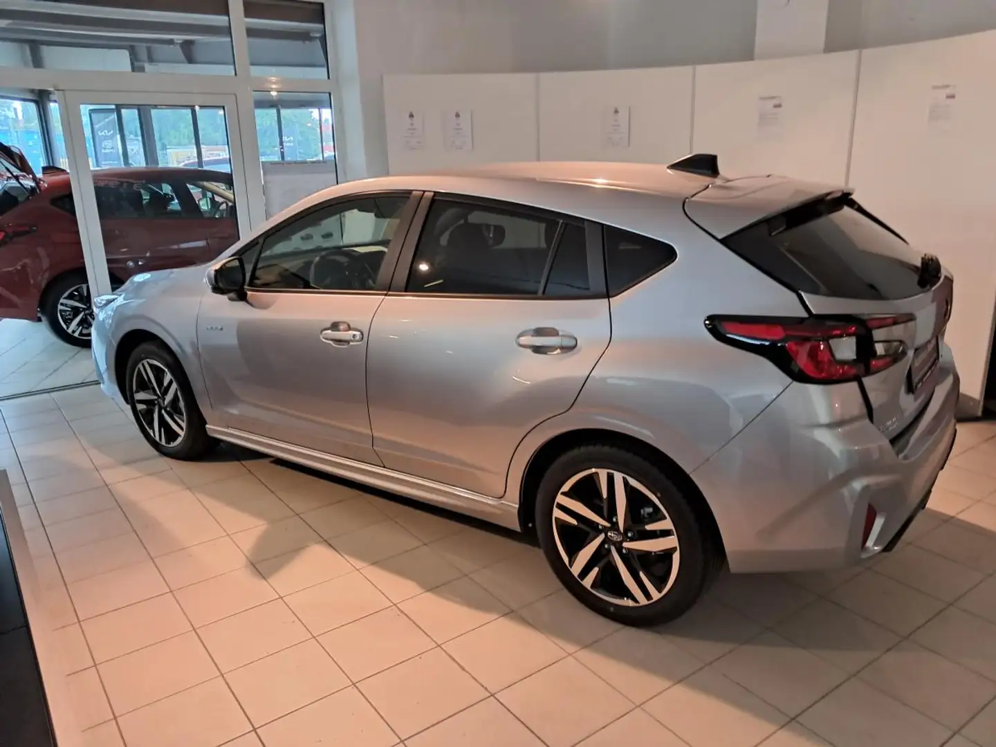 Subaru Impreza Silber - 2