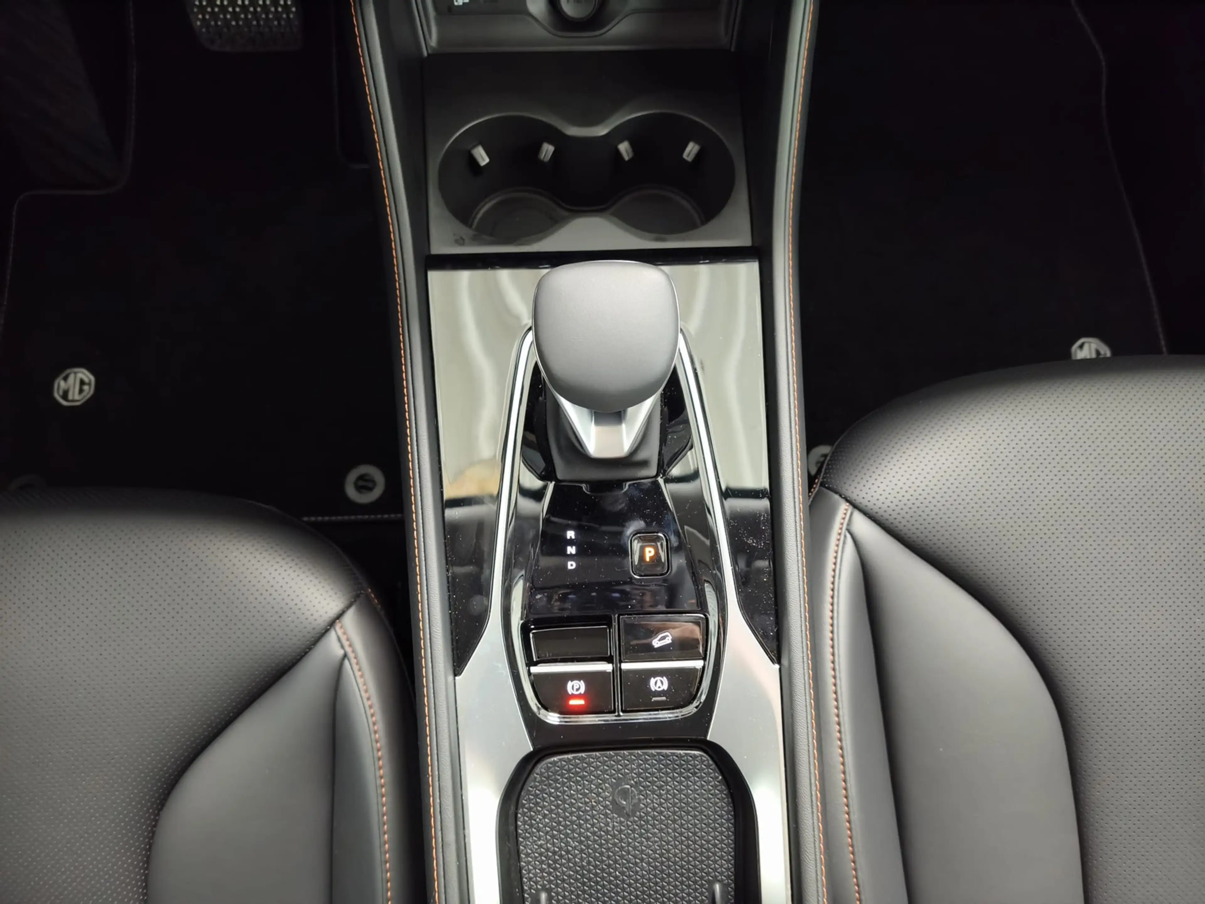 MG HS 1.5 Hybrid+ GDI 125 kW Luxury Navi/LED/|360° — photo 12