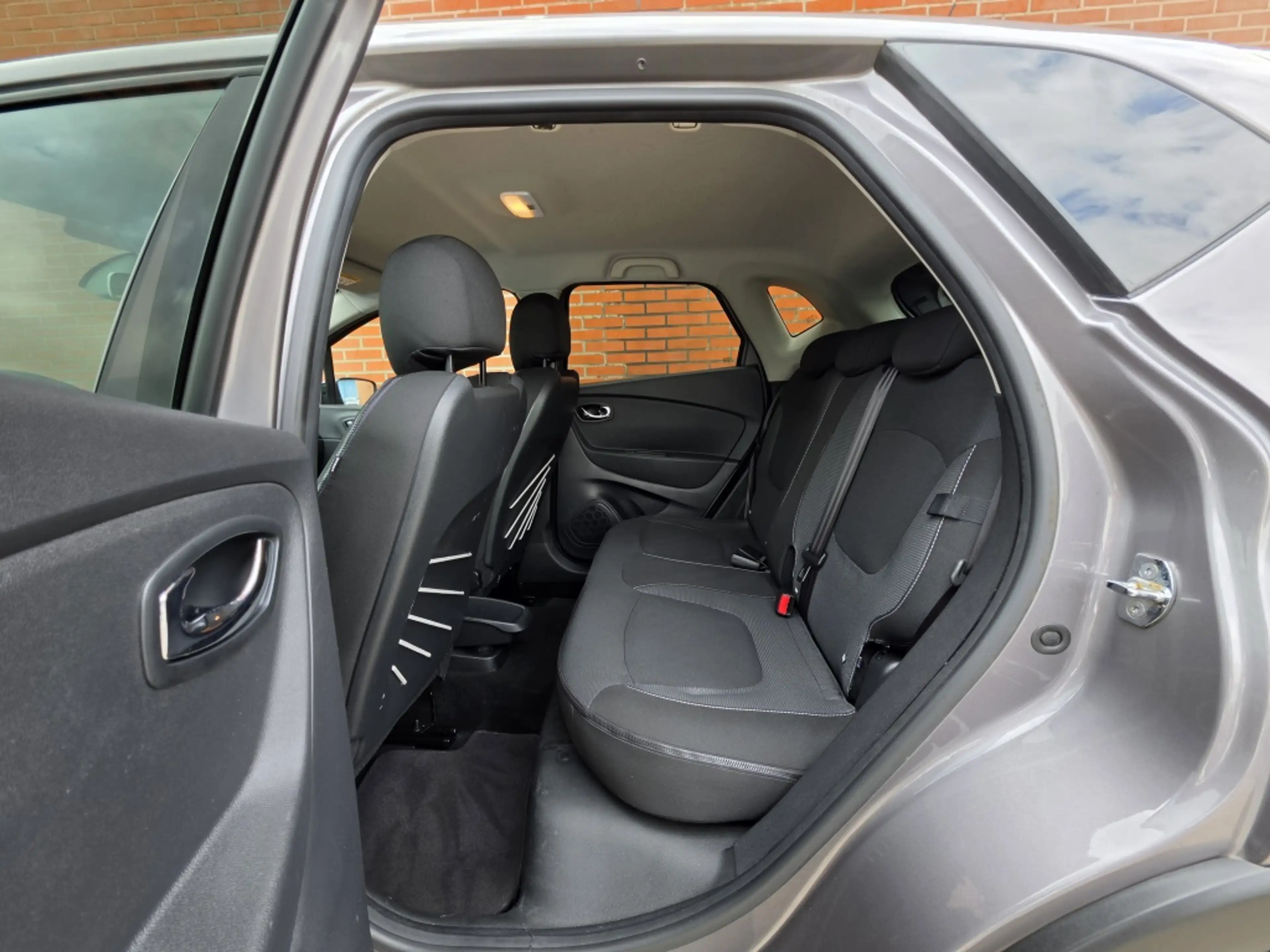 Renault Captur 1.2 TCe 120PK Dynamique Automaat Clima Camera Trek — photo 6