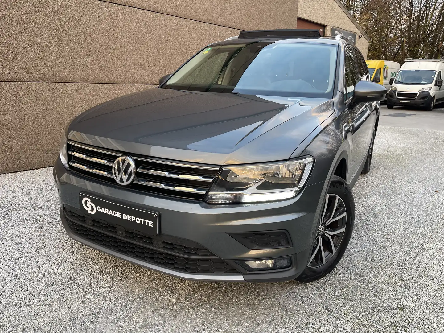 Volkswagen Tiguan Allspace Tiguan Allspace 2.0 TDi SCR Comfortline (EU6.2) Gris - 1