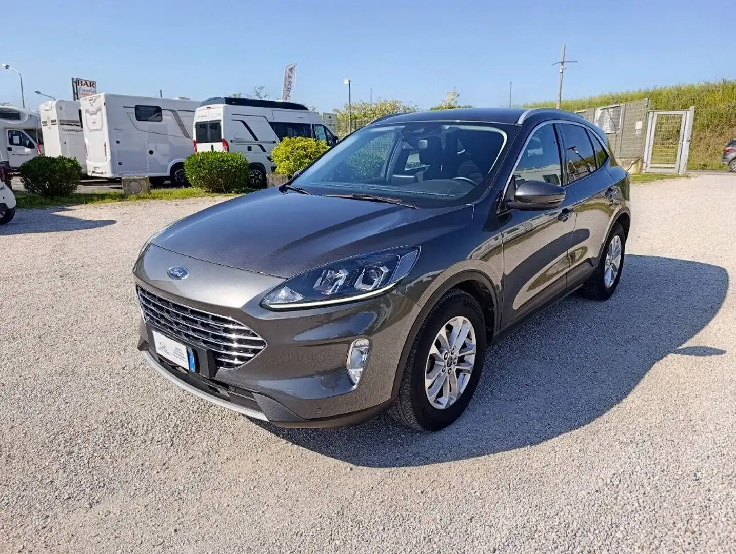 Ford Kuga 1.5 ecoblue Titanium Business 2wd 120cv auto Gris - 1