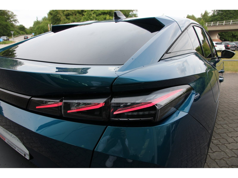 Peugeot 408 GT PT 130 EAT8 Pano Matrix Navi SHZ Carplay — photo 6