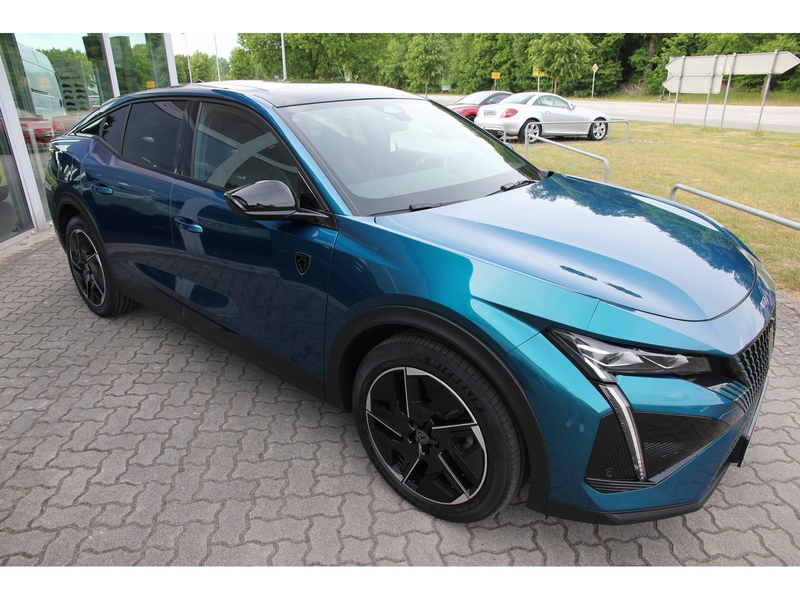 Peugeot 408 GT PT 130 EAT8 Pano Matrix Navi SHZ Carplay — photo 3