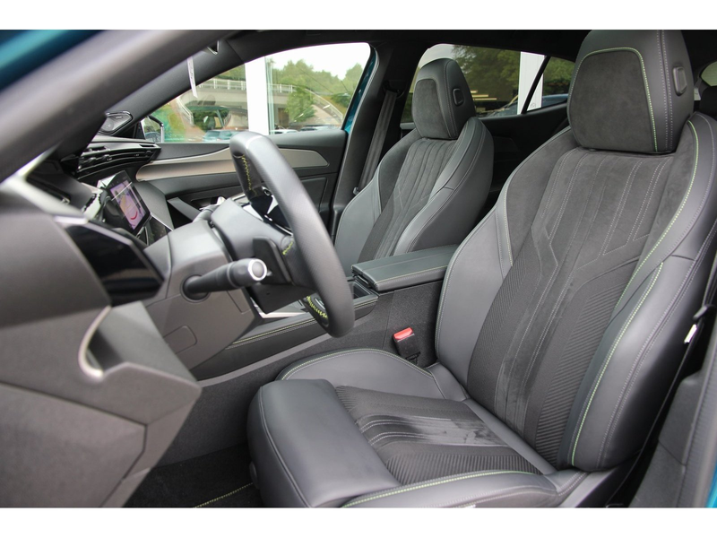 Peugeot 408 GT PT 130 EAT8 Pano Matrix Navi SHZ Carplay — photo 11