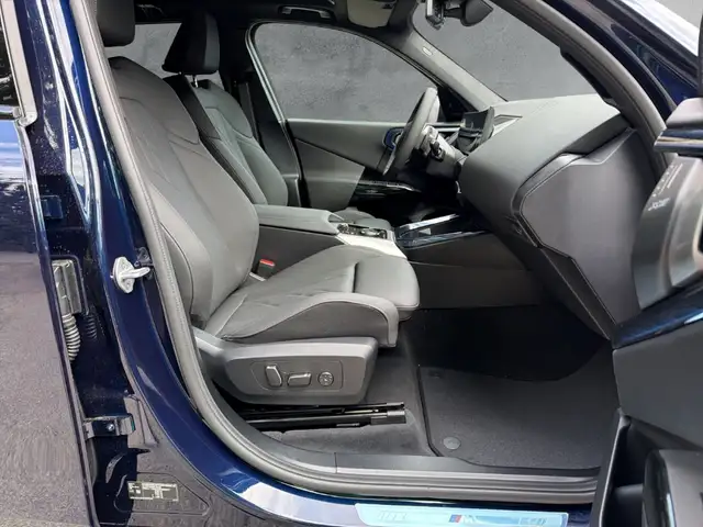 BMW X3 view 11