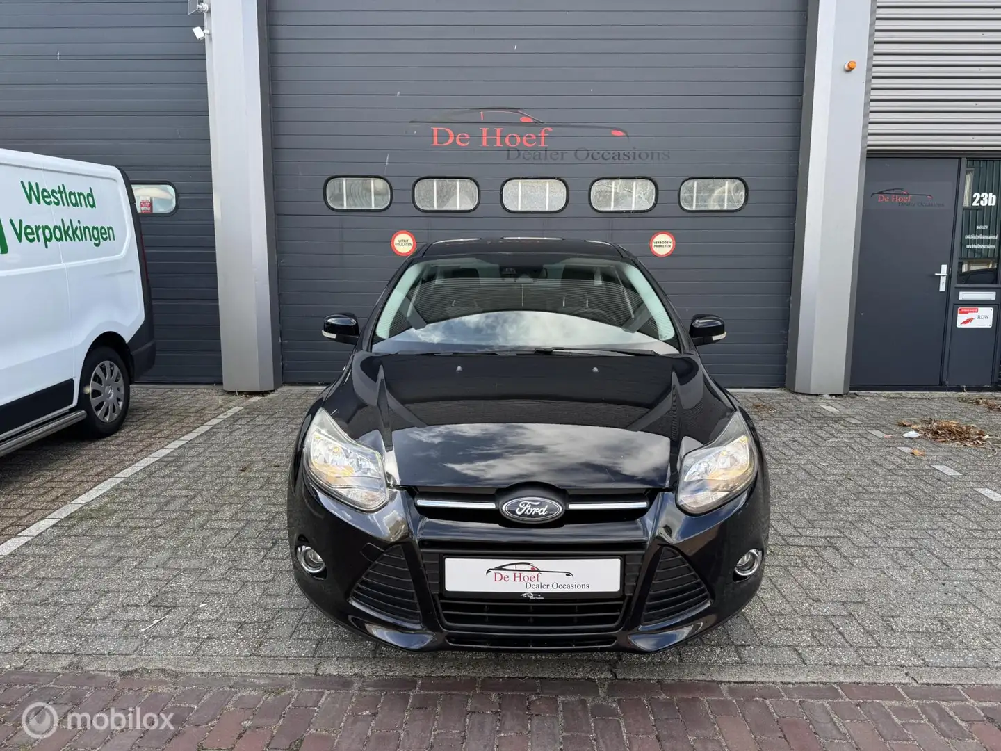 Ford Focus 1.6 EcoBoost Titanium✓Climate ✓Nw Riem ✓Nw APK Zwart - 2