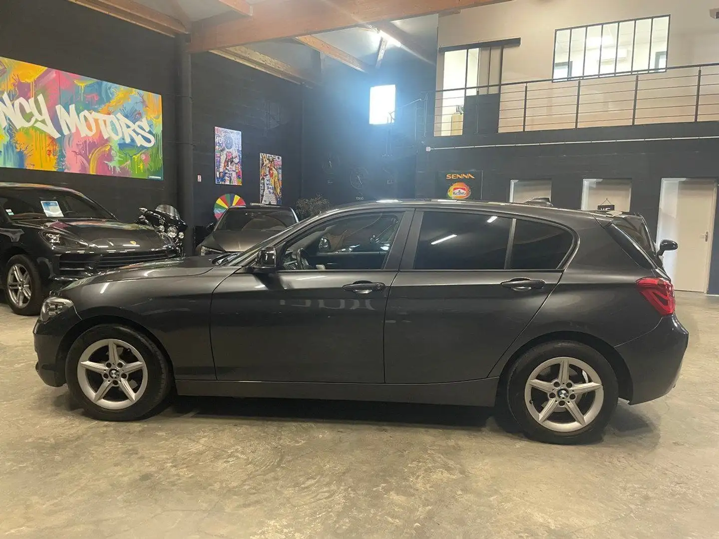 BMW 118 118 d 10/2015 *historique* Gris - 2