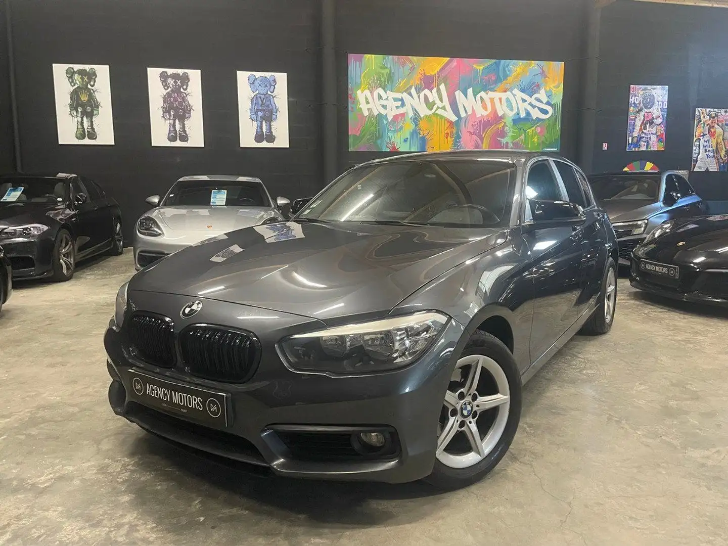 BMW 118 118 d 143 cv Business Gris - 1