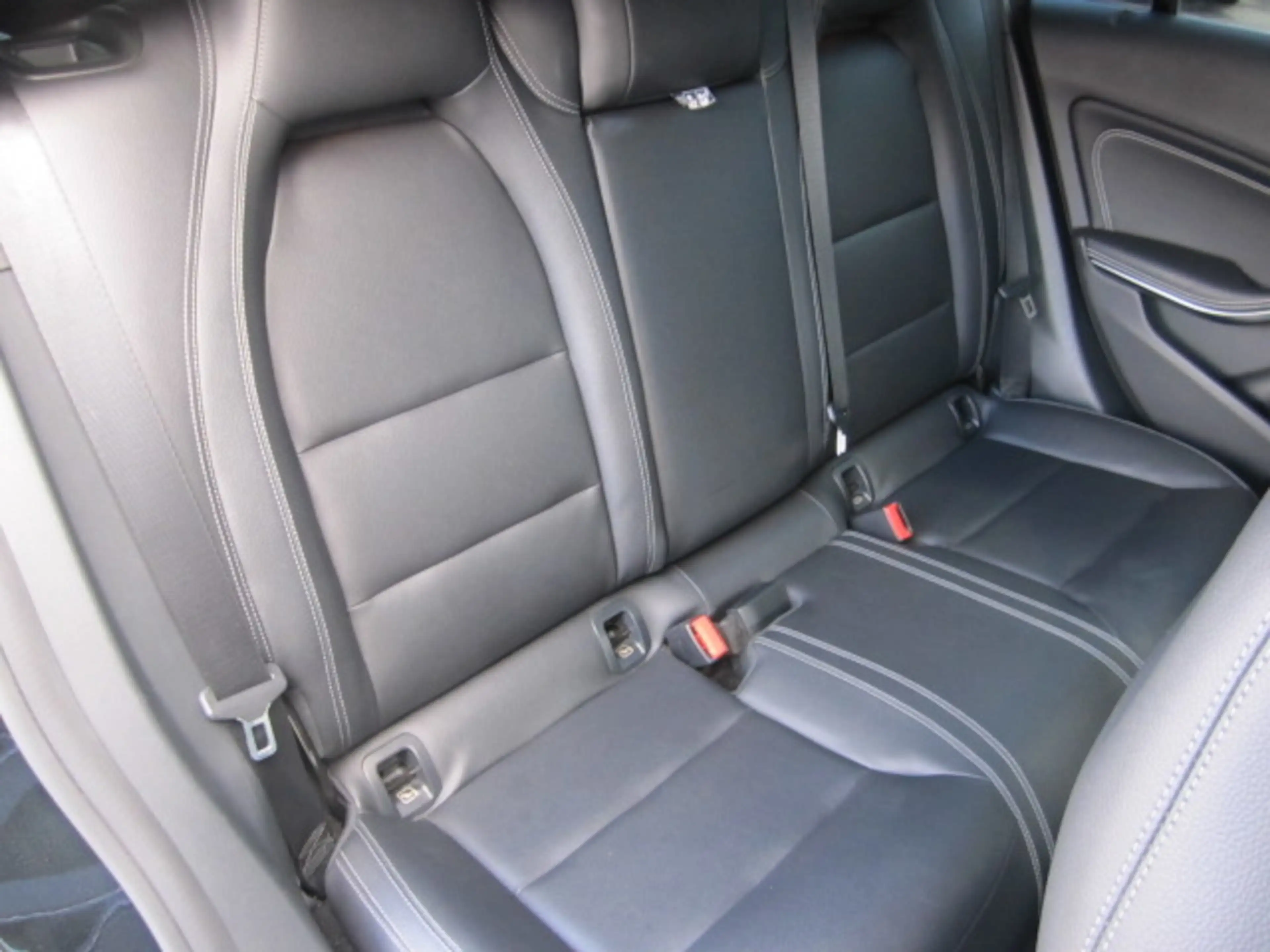 Mercedes-Benz CLA 220 Automatik ~ Leder ~ Navi ~ — photo 11