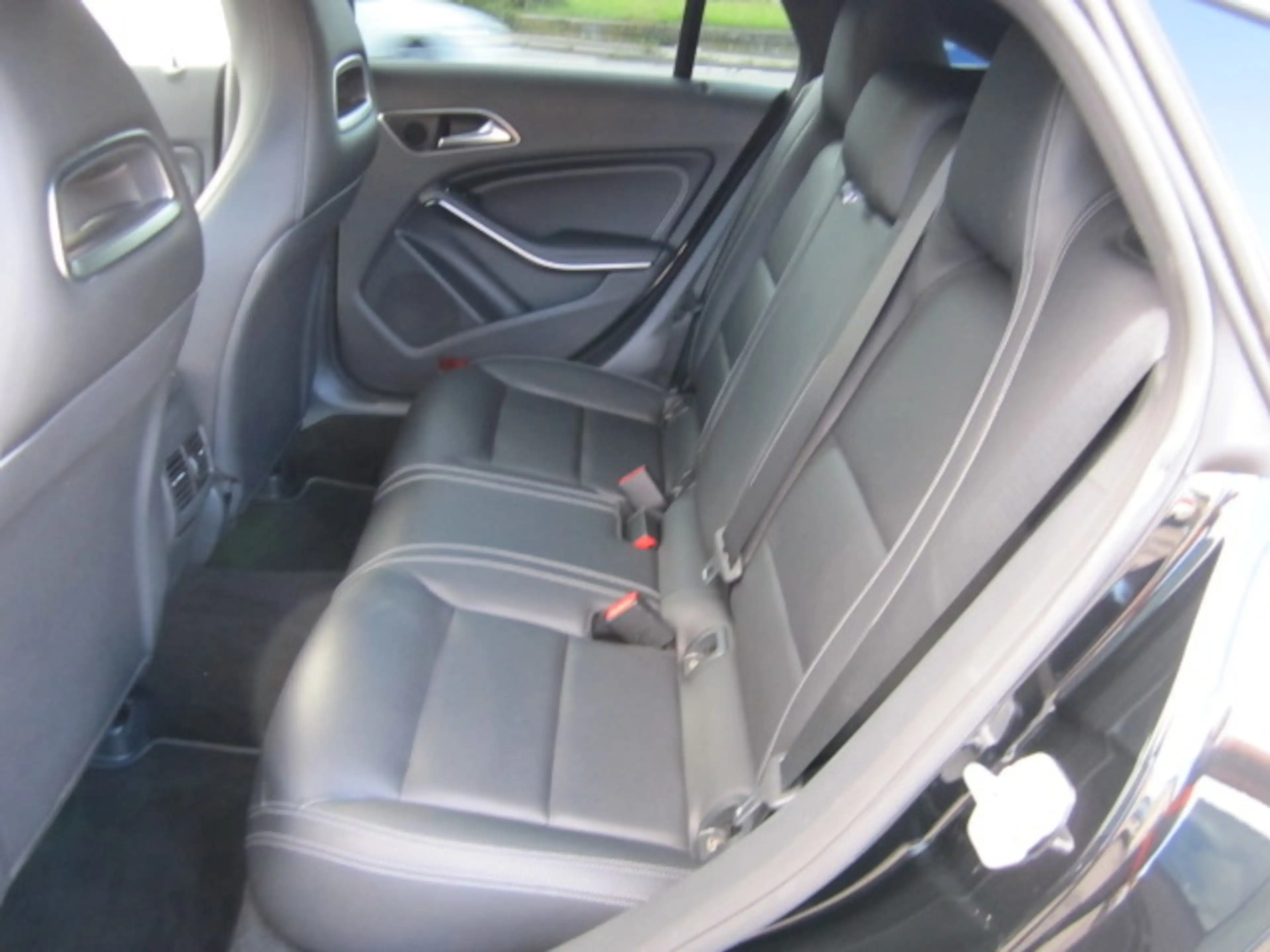 Mercedes-Benz CLA 220 Automatik ~ Leder ~ Navi ~ — photo 13