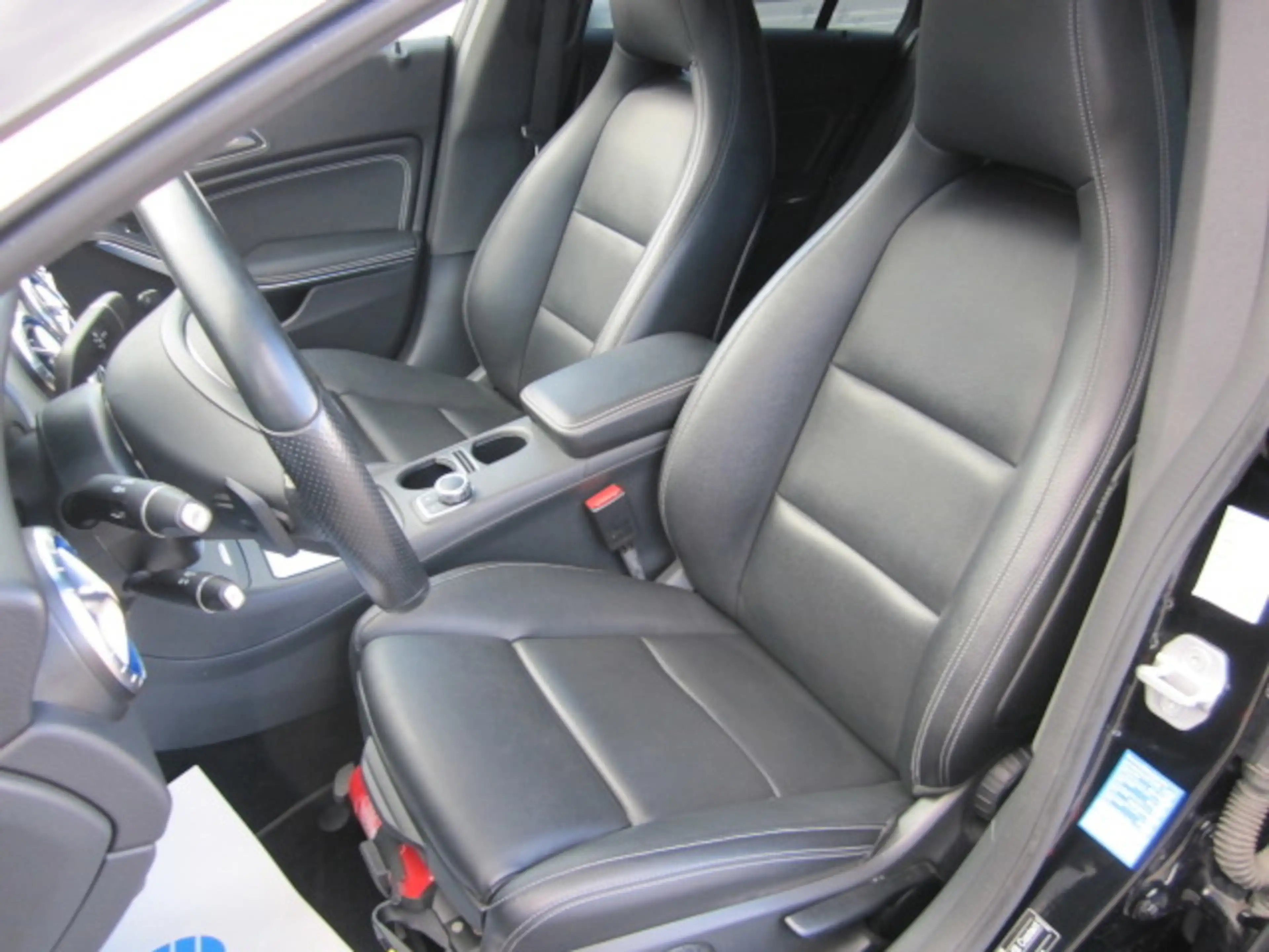 Mercedes-Benz CLA 220 Automatik ~ Leder ~ Navi ~ — photo 7