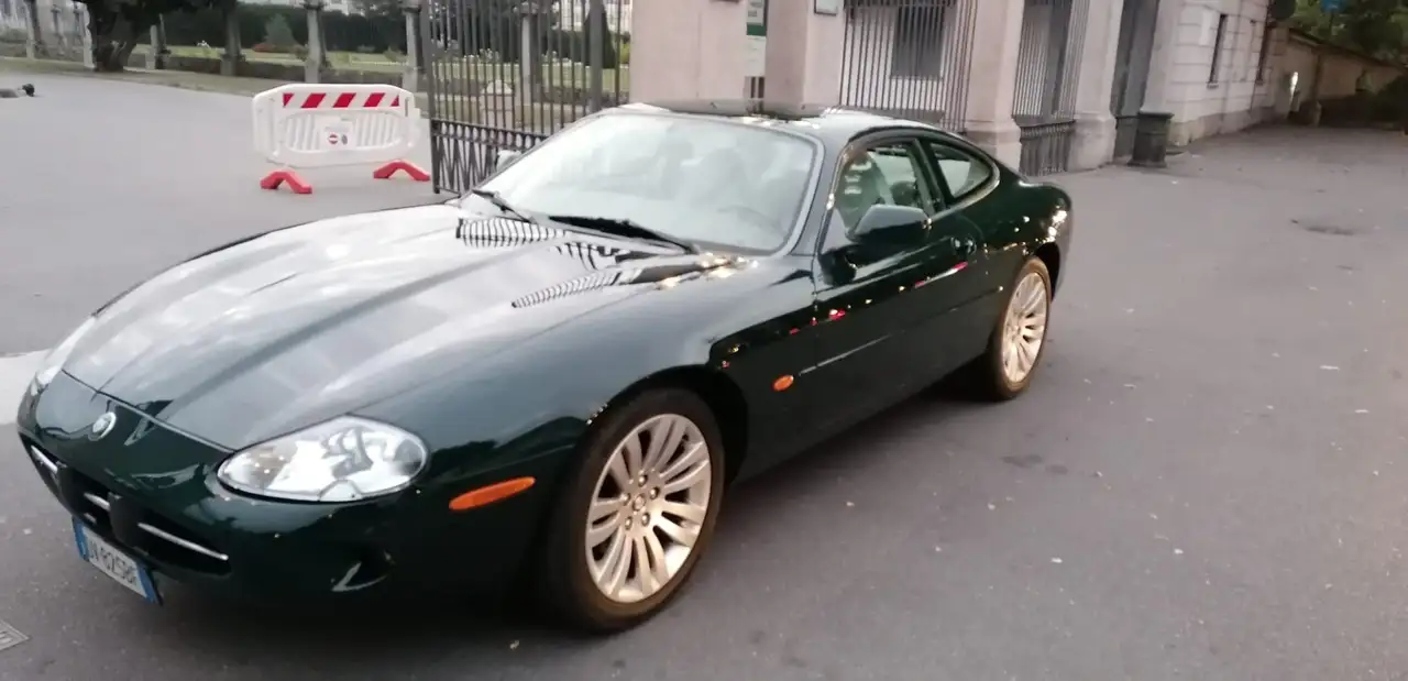 Jaguar XK8 Coupe 4.0, foto 3