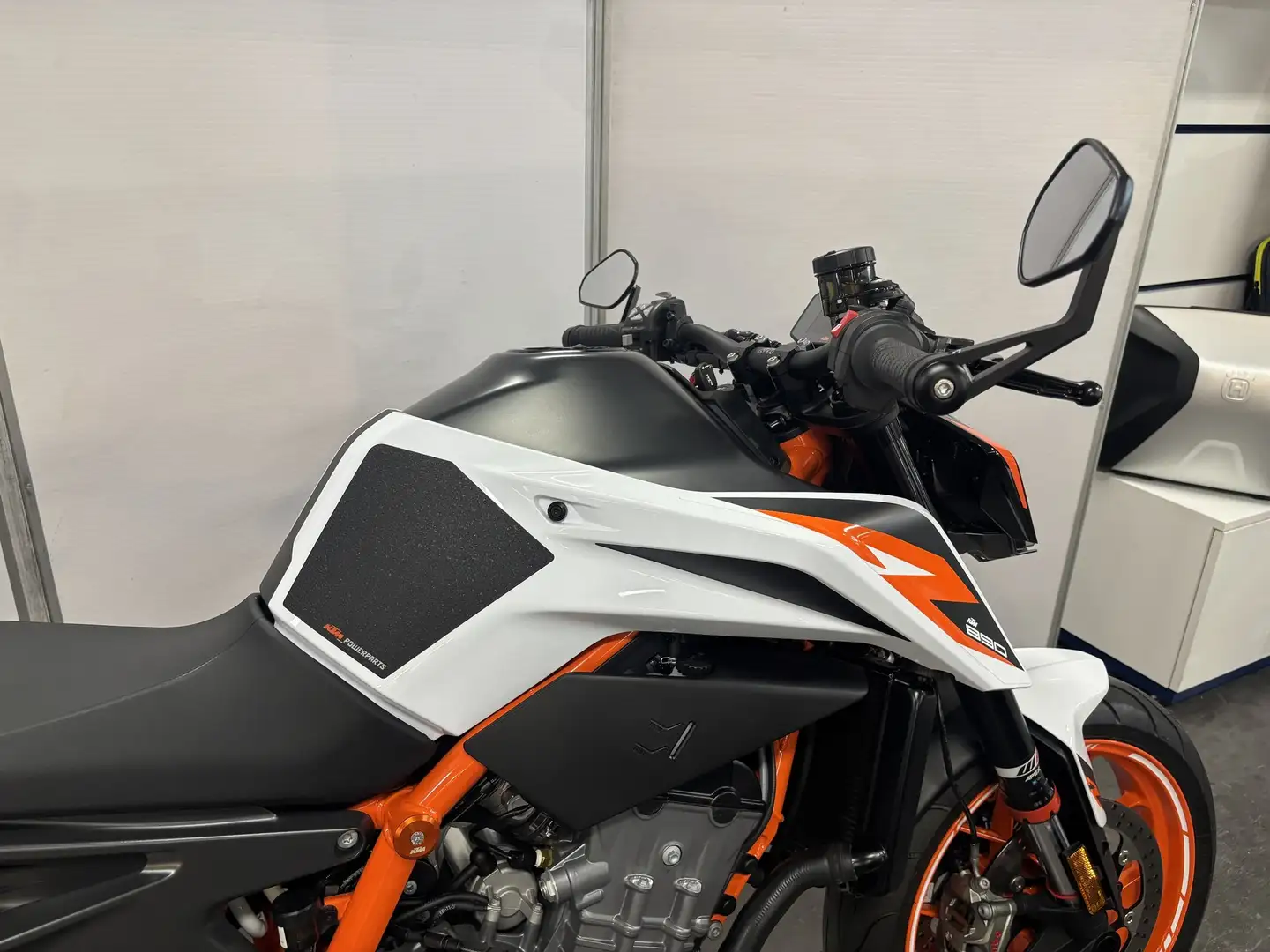 KTM 890 Duke R ABS Orange - 2