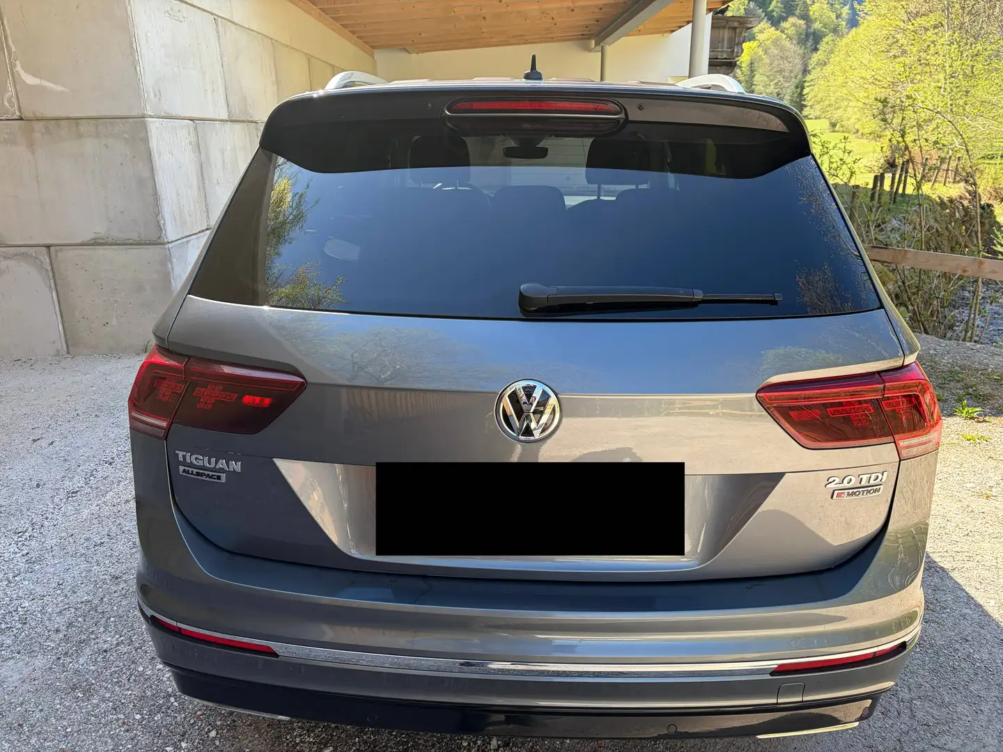 Volkswagen Tiguan Allspace Tiguan 2,0 TDI SCR 4Motion Allspace Highline DSG Allspace Highline Grau - 2