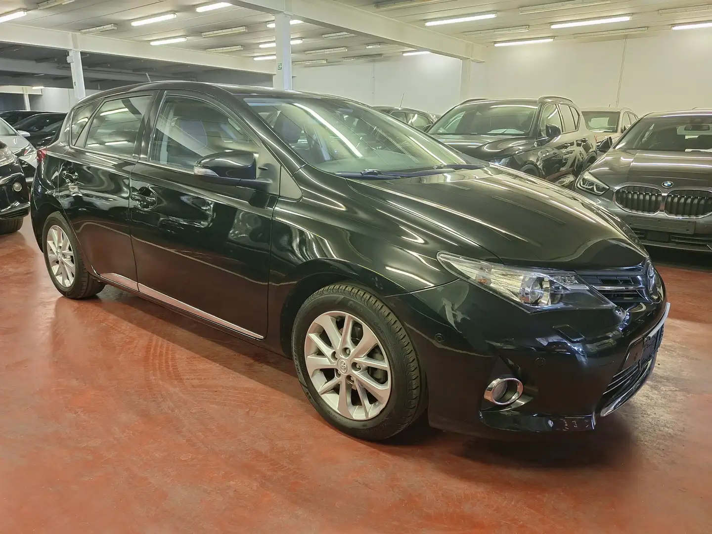 Toyota Auris Auris 1.6i Lounge Zwart - 2