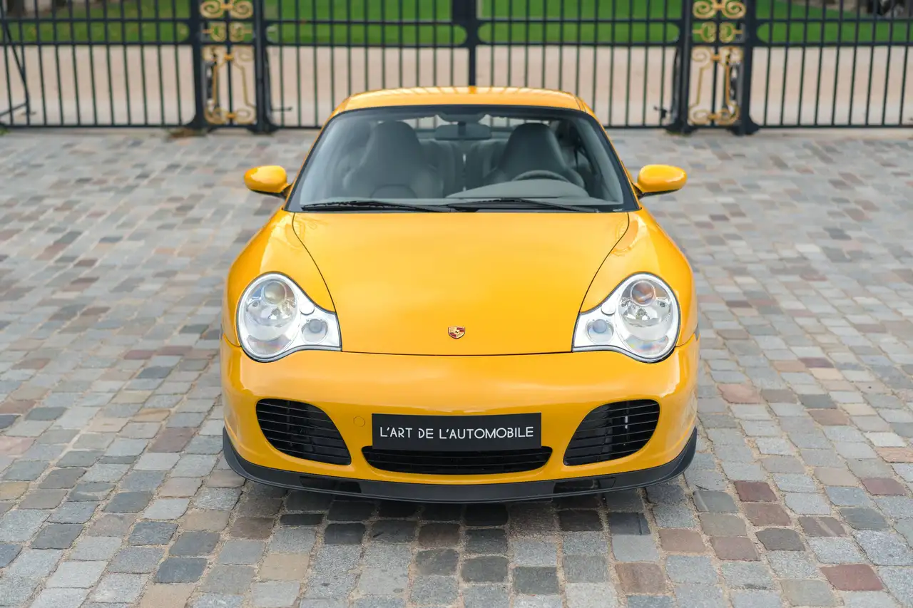 Porsche 996 Turbo - Speed Yellow, first paint, serviced, rare without sunroof, foto 4