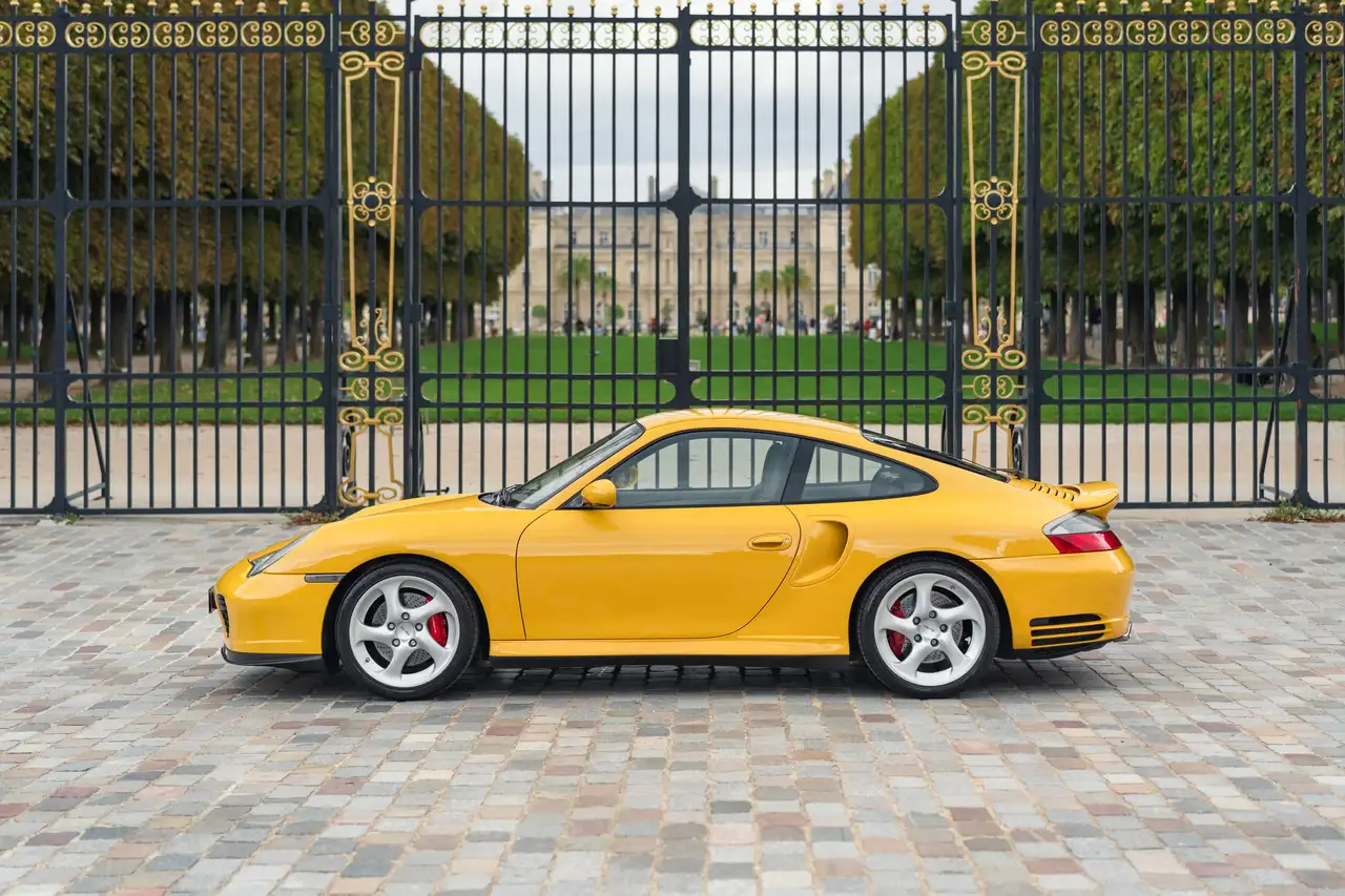 Porsche 996 Turbo - Speed Yellow, first paint, serviced, rare without sunroof, foto 2