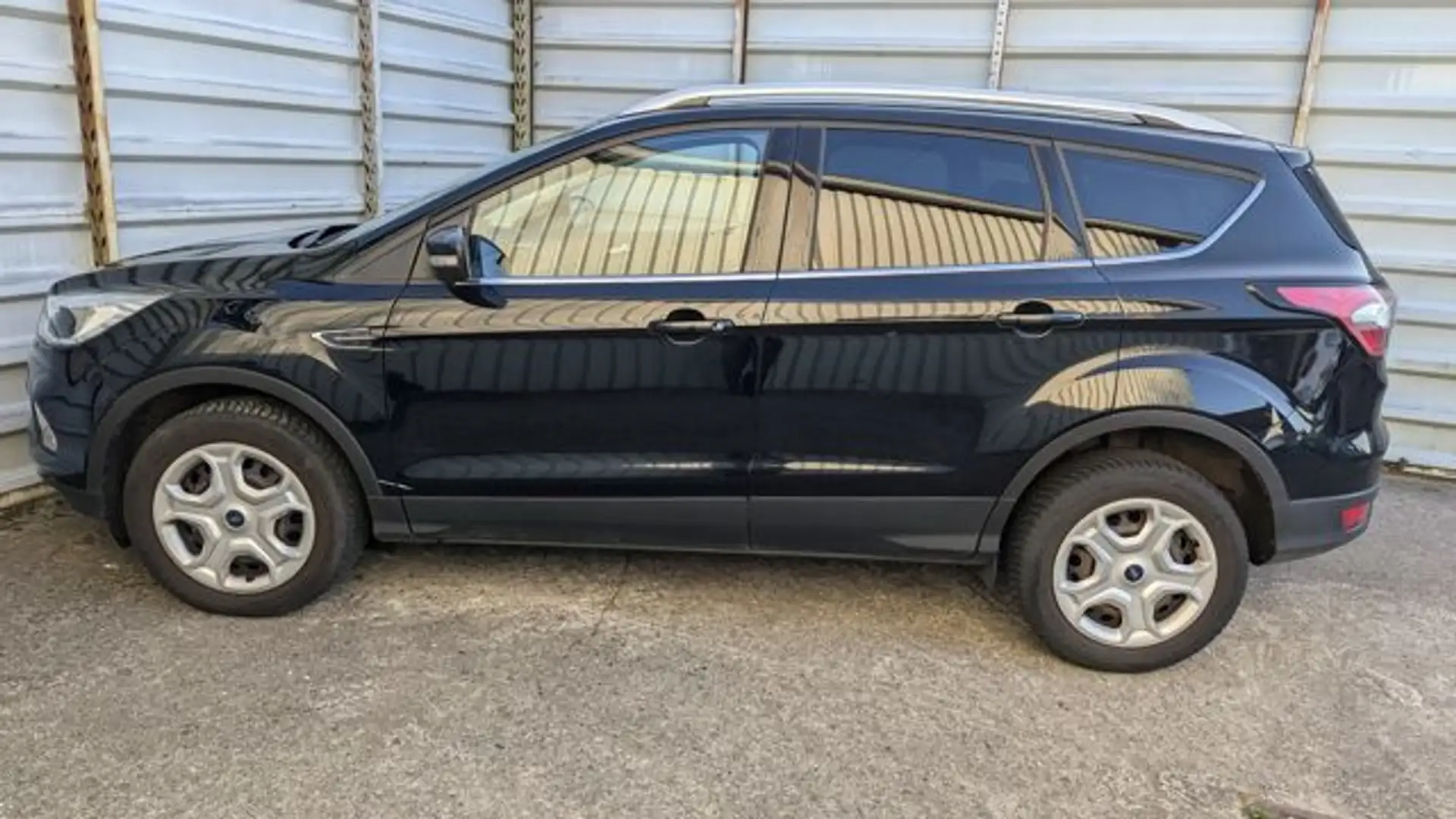 Ford Kuga 1.5 EcoBoost Trend*1 Hand*98.161 Km* Schwarz - 2