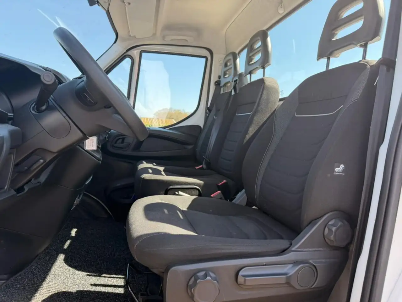 Iveco Daily 2022 — фото 14