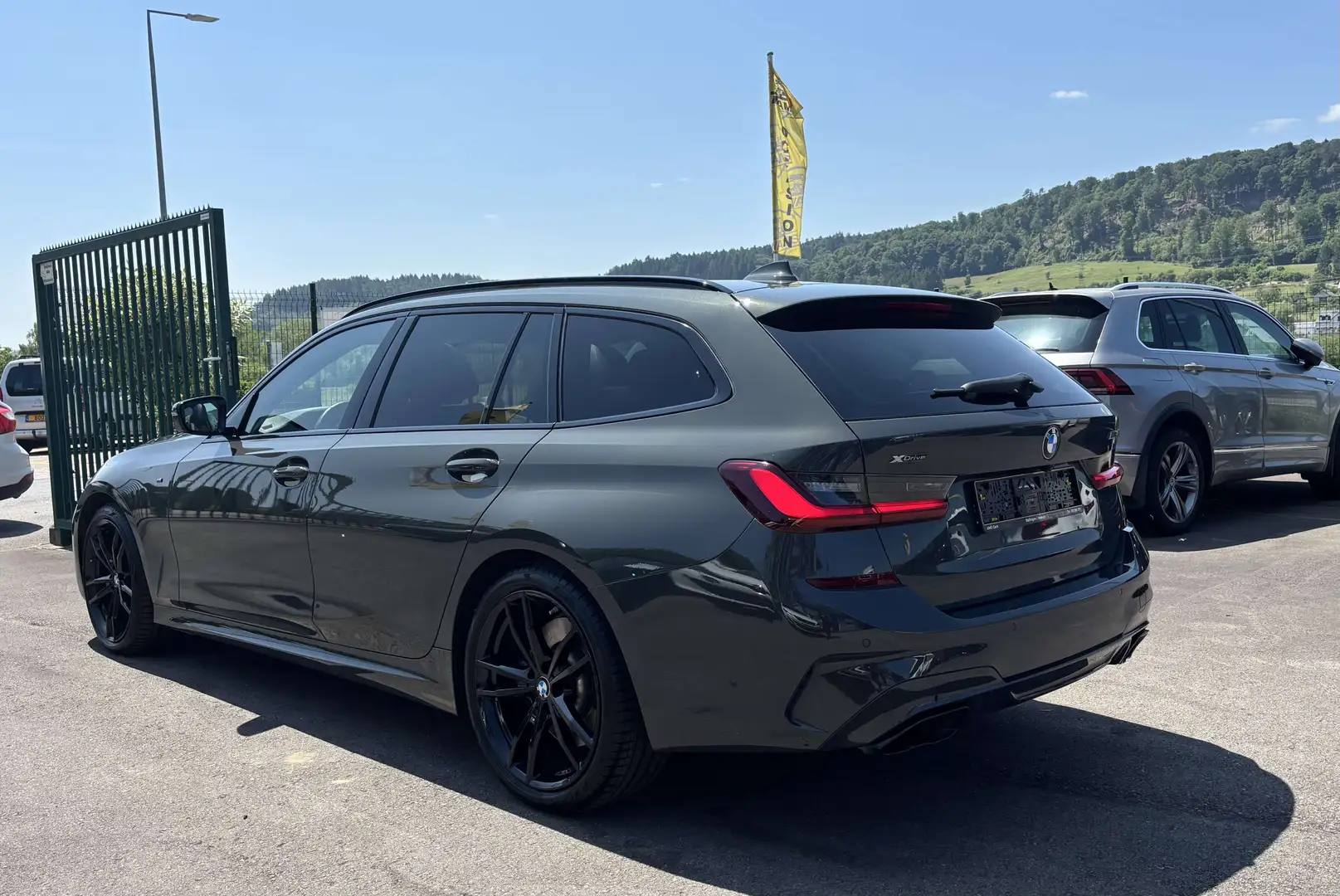 BMW 340 M340i Touring xDrive M Sportpaket Grijs - 2