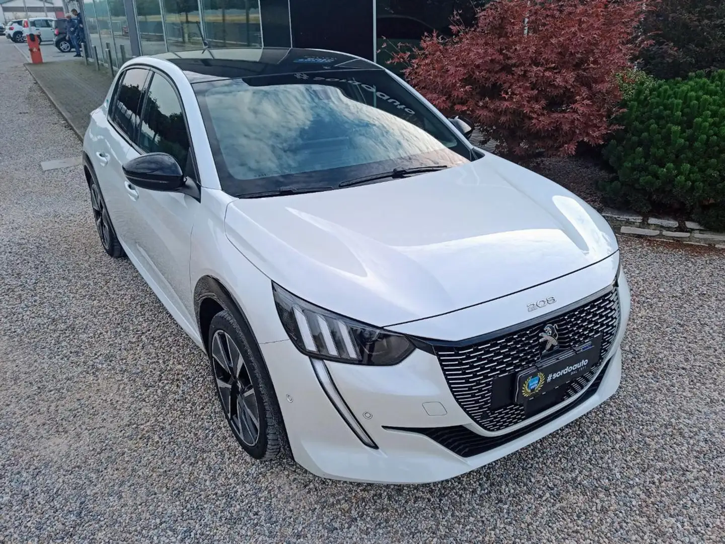 Peugeot 208 5 porte GT Pack Bianco - 2