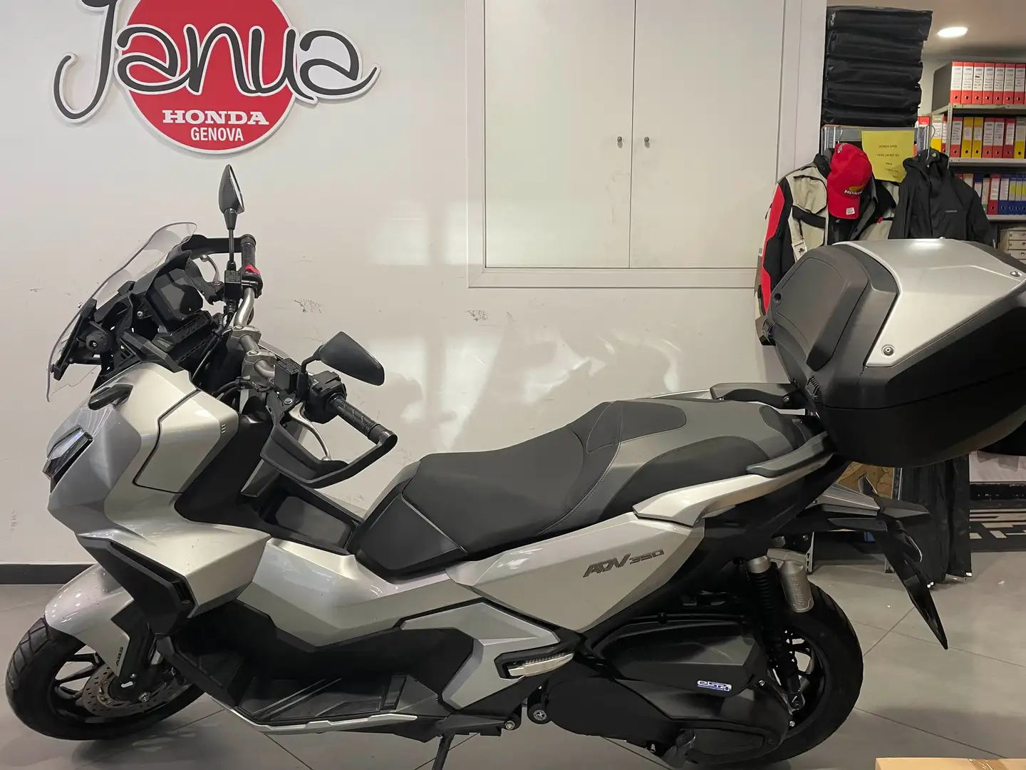 Honda ADV 350 abs hstc Argintiu - 1