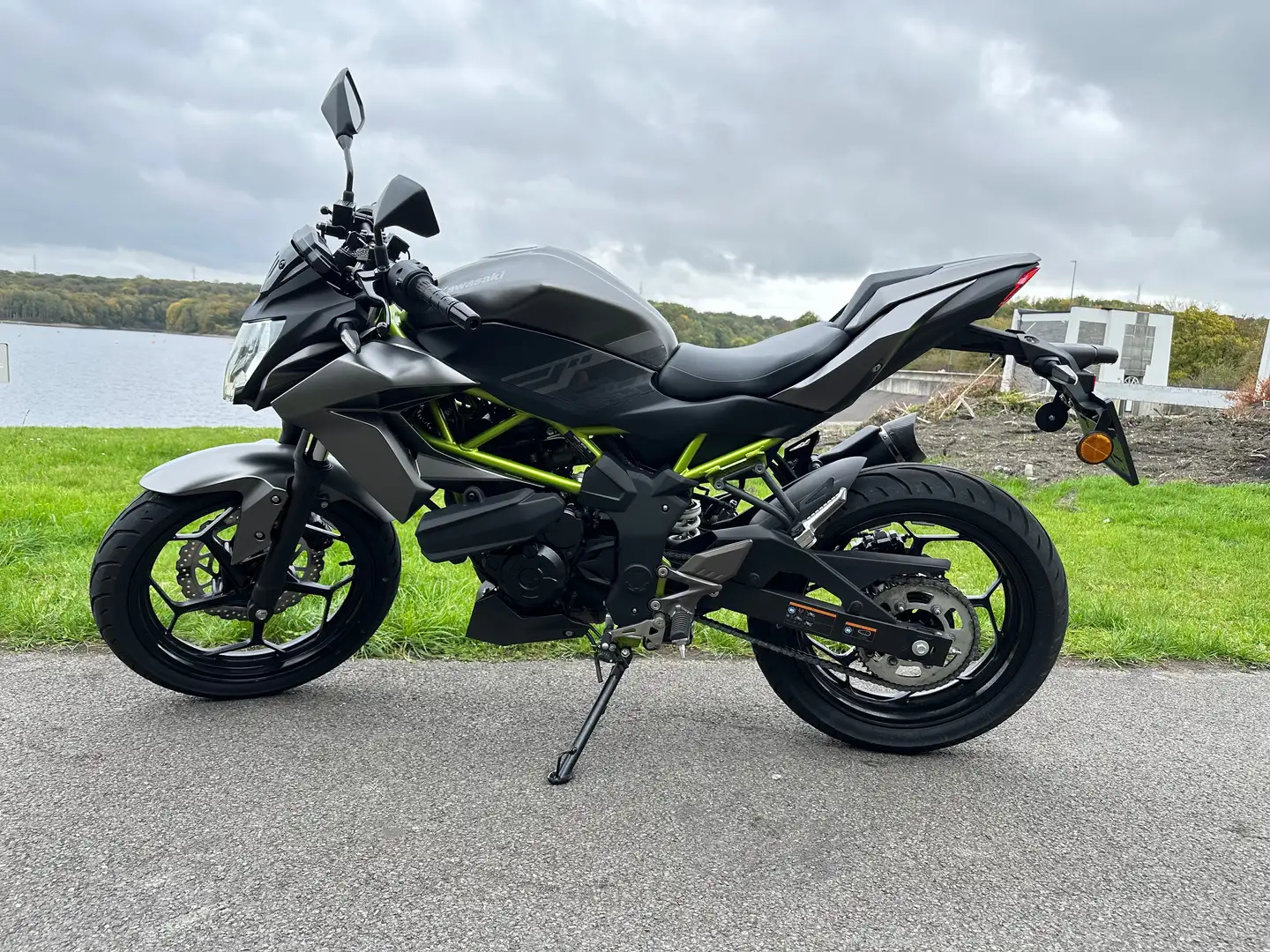 Kawasaki Z 125 Performance Zwart - 2
