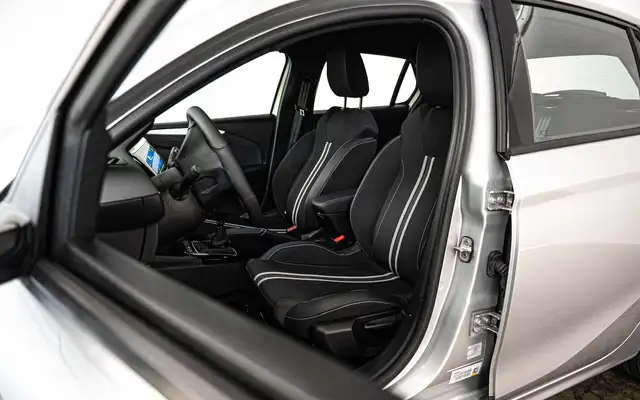 Opel Corsa view 9