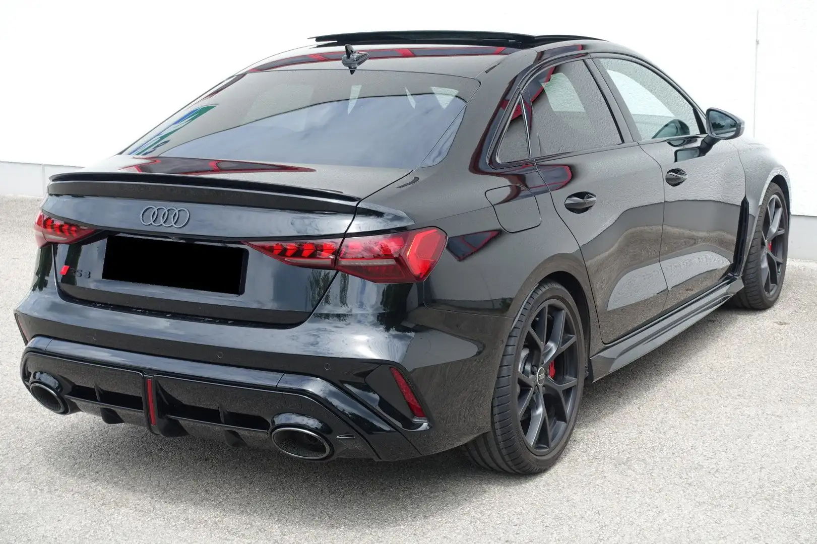 Audi RS3 RS 3 Limousine RS-Schalens. Raute rot Pano HUD Schwarz - 1
