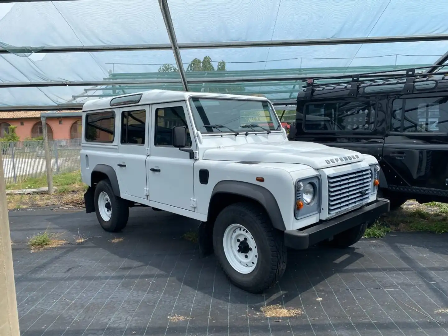 Land Rover Defender 110 2.2 TD4 Station Wagon N1 Weiß - 2