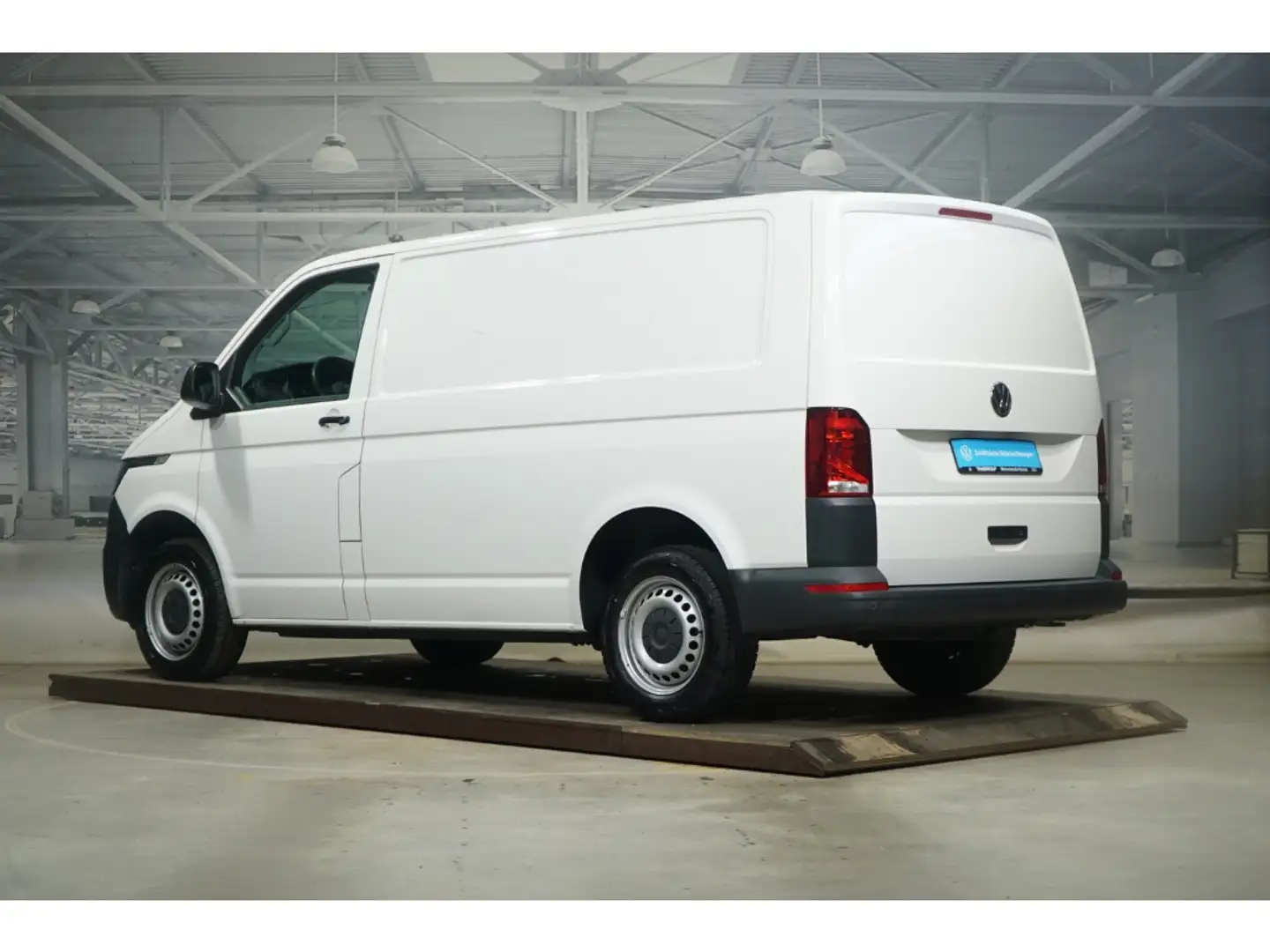 Volkswagen T6 Transporter 2.0 TDI Sitzhzg Komfort-Paket-Plus LKW White - 2
