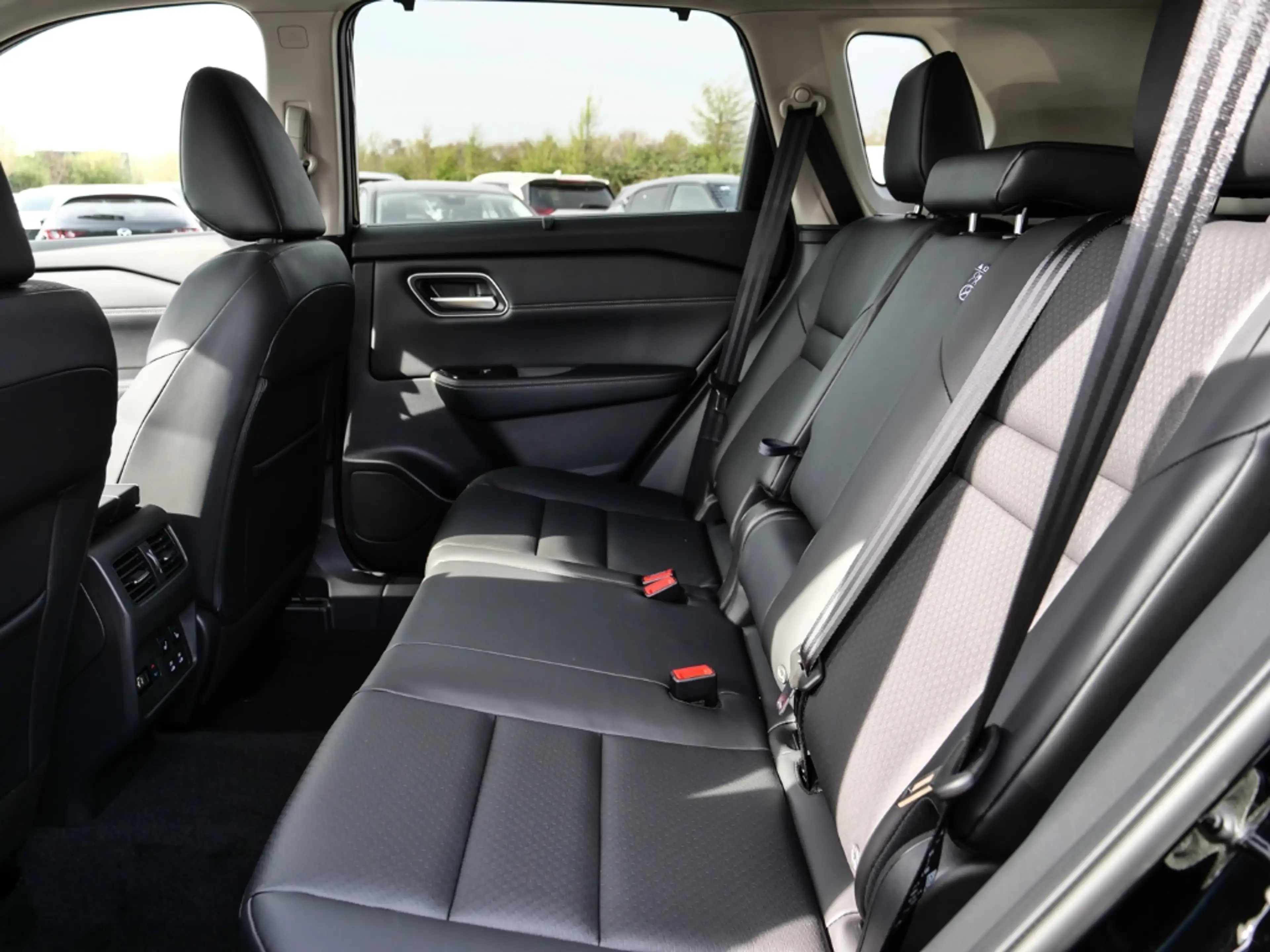 Nissan X-Trail Tekna 1.5 VC-T e-POWER 204PS 4x2 20'' — photo 8