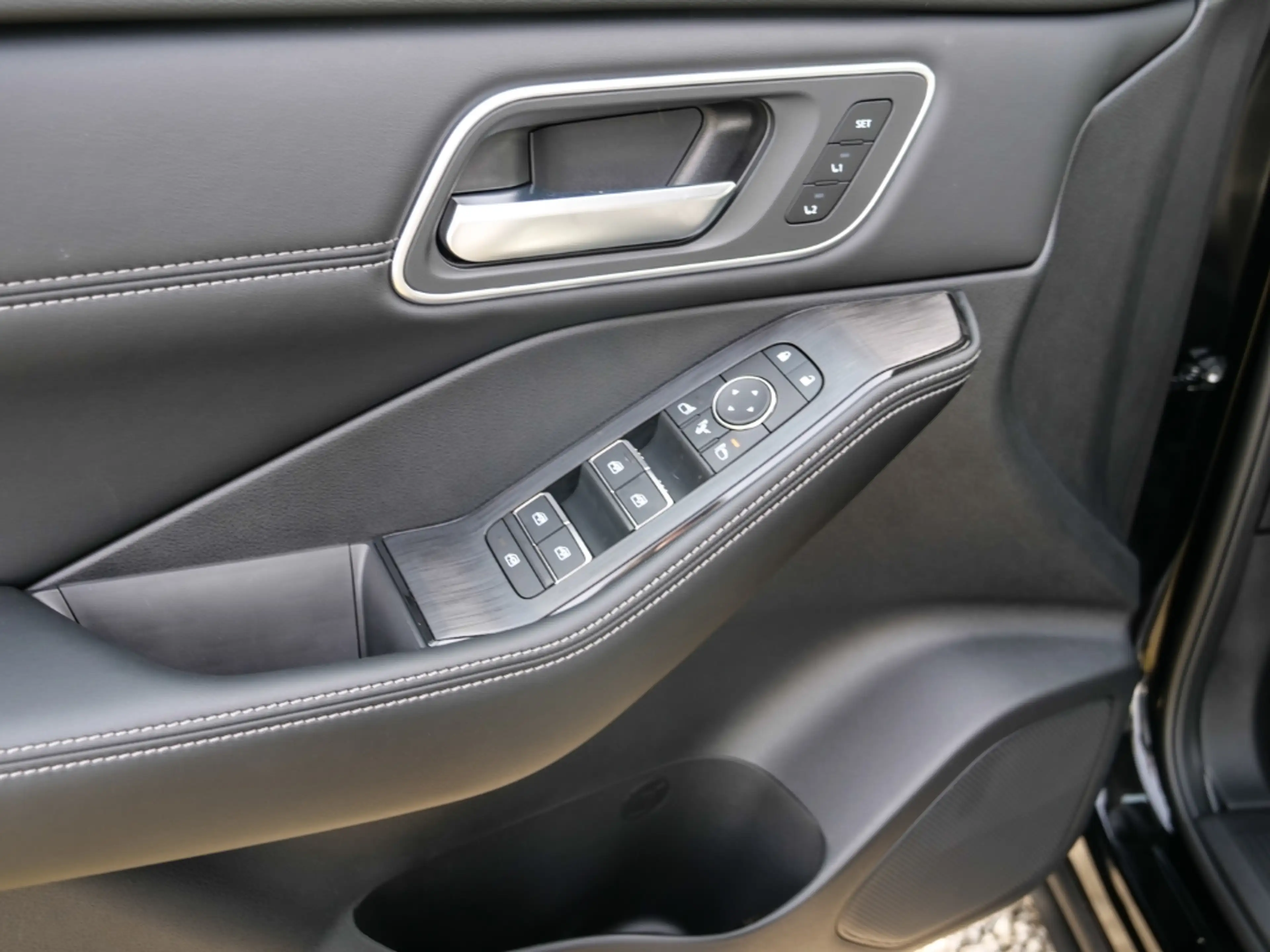 Nissan X-Trail Tekna 1.5 VC-T e-POWER 204PS 4x2 20'' — photo 21