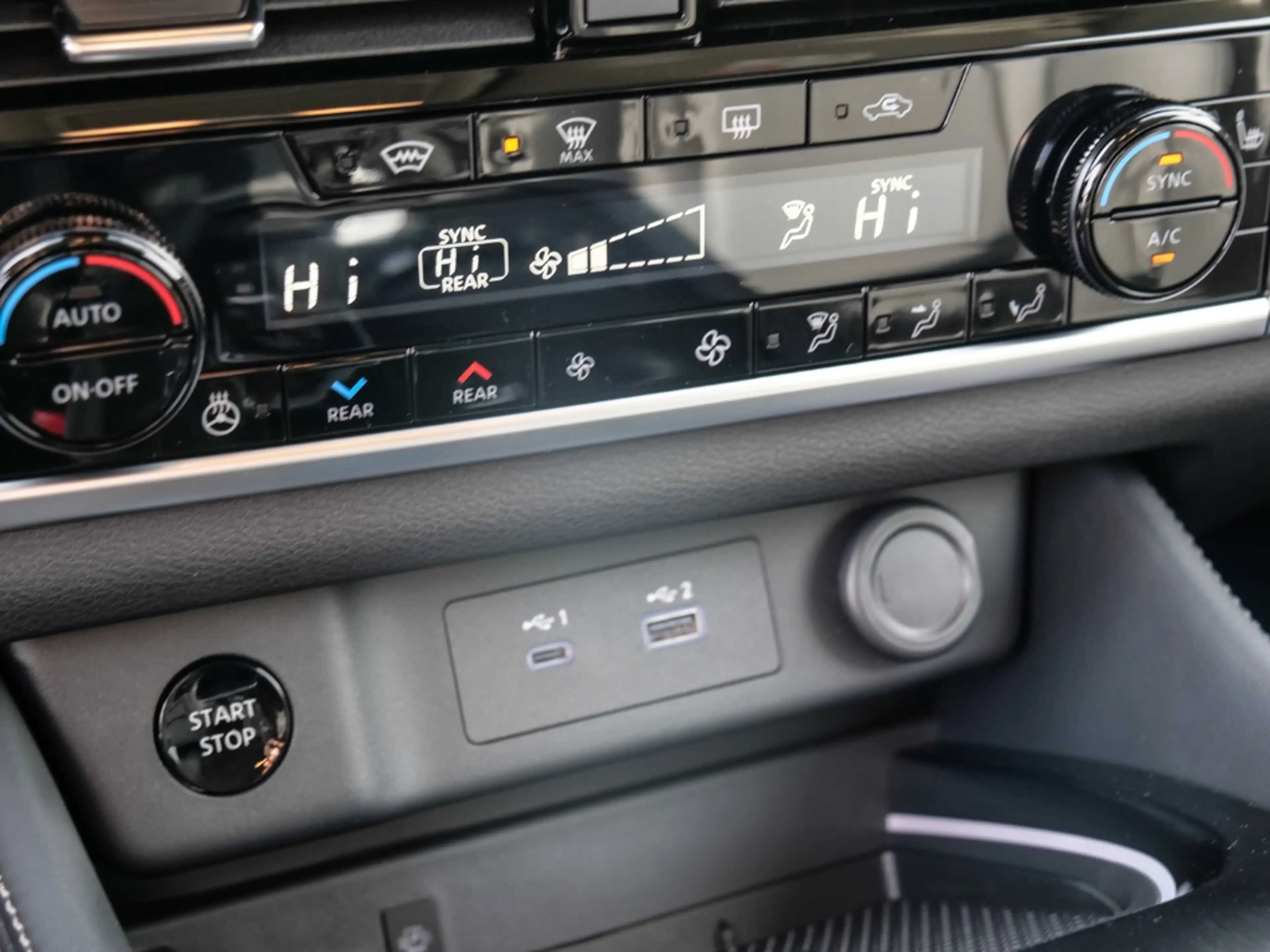 Nissan X-Trail Tekna 1.5 VC-T e-POWER 204PS 4x2 20'' — photo 16