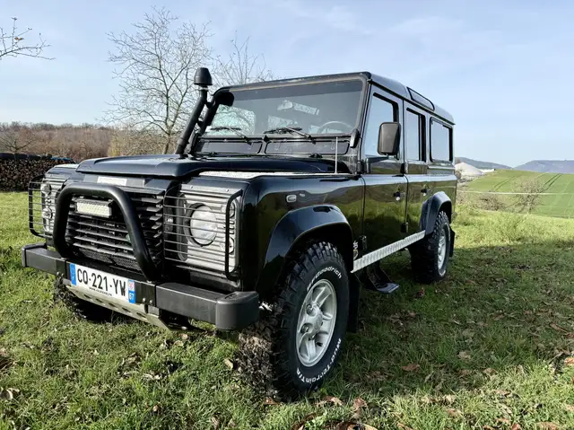 Land Rover Defender 110 station-wagon (9pl)
