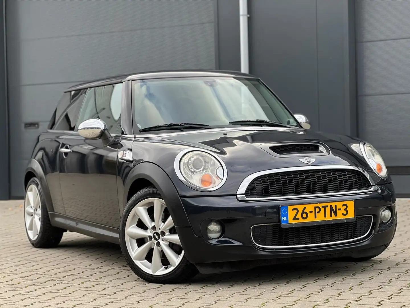 MINI Cooper S Mini 1.6 (( THE CAR RUNS ON 3 CYLINDERS )) Schwarz - 1