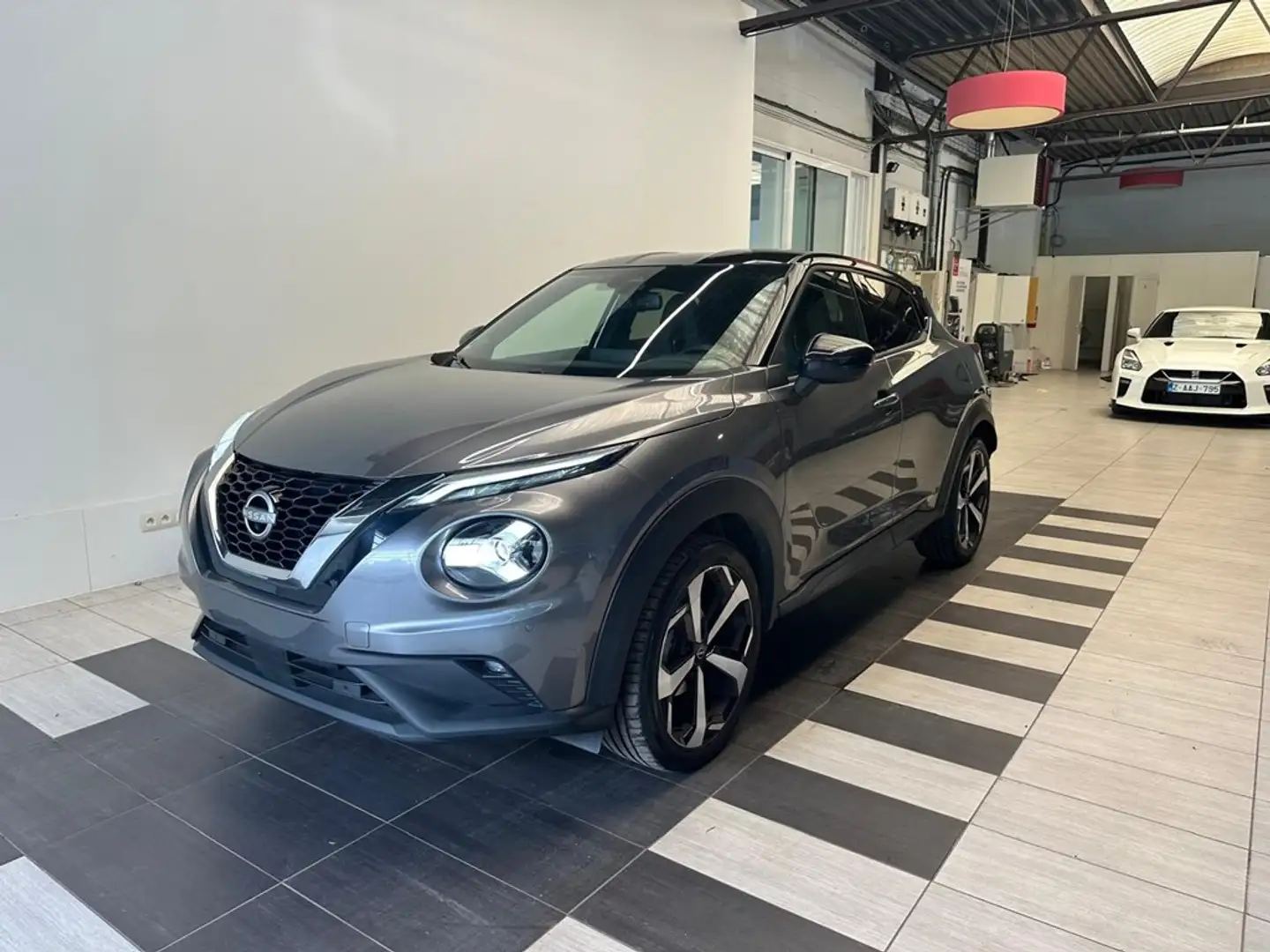 Nissan Juke BENZINE MANUEEL FABRIEKGARANTIE 05/27 VERLENGDE TO Gris - 1