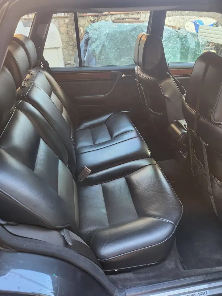 Mercedes-Benz 300 Benzina, foto 4