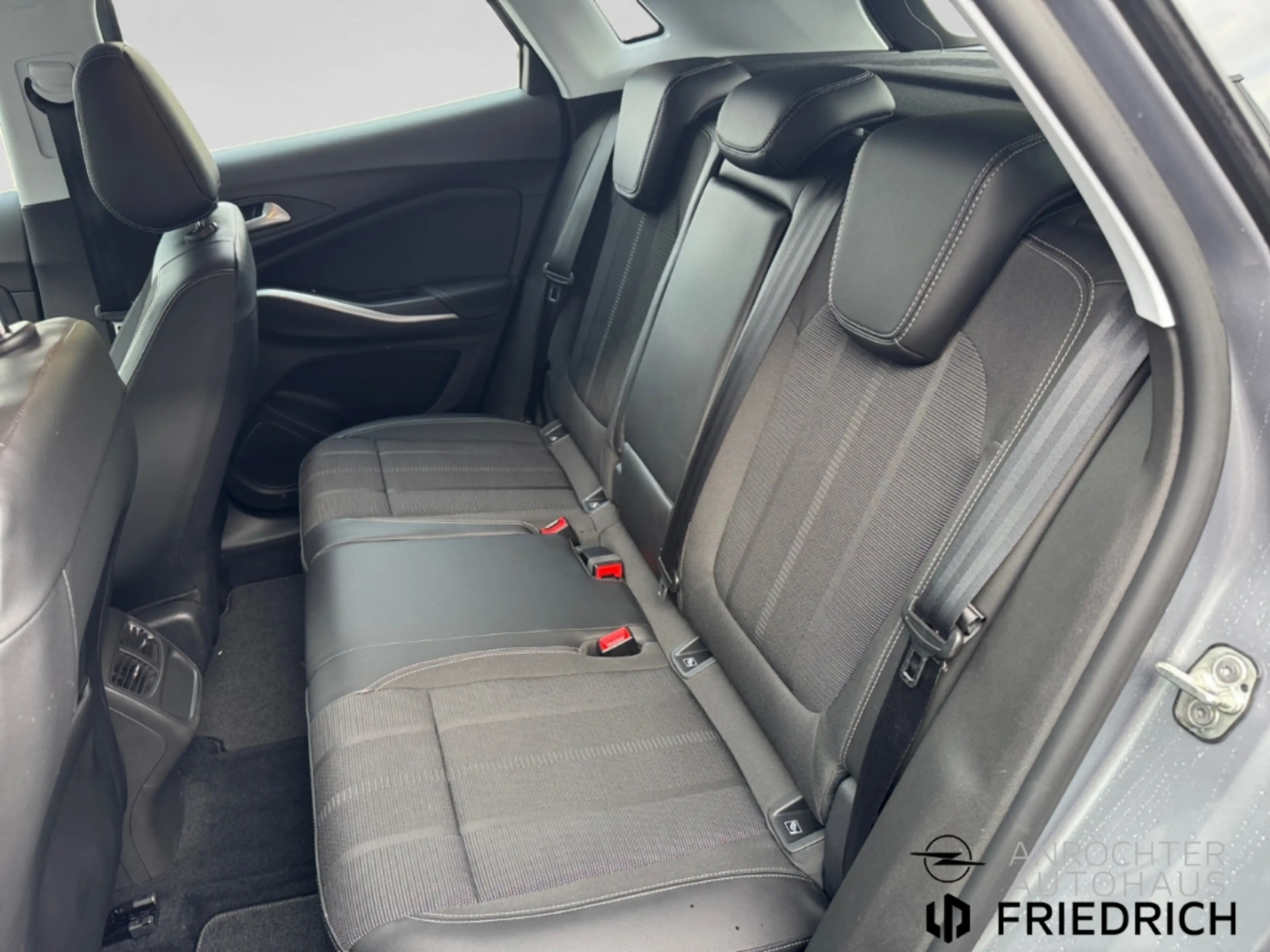 Opel Grandland Enjoy Kamera Sitzhzg Klimaauto Allwetter — photo 13