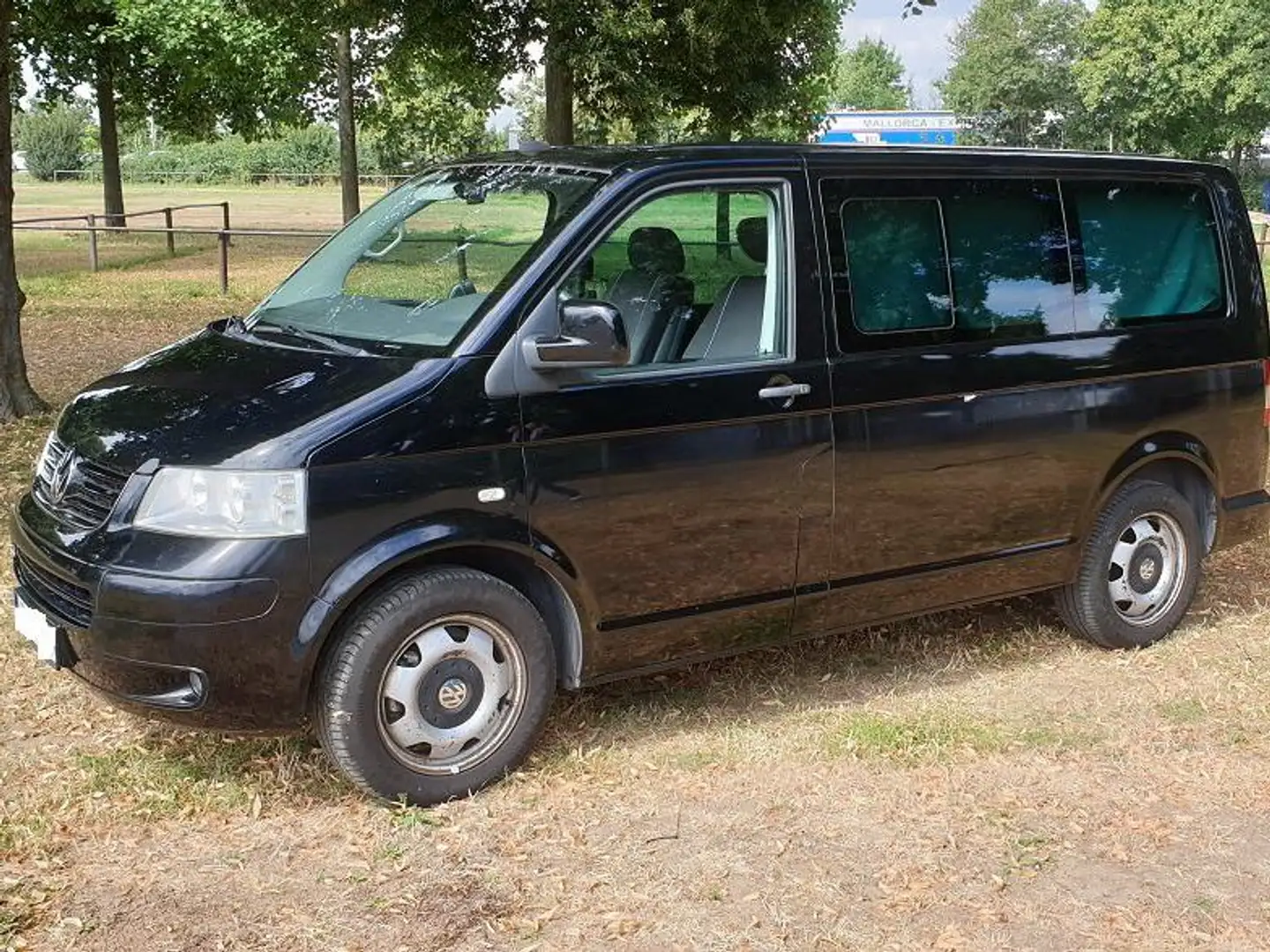 Volkswagen T5 Multivan Multivan DPFTrendline Schwarz - 1