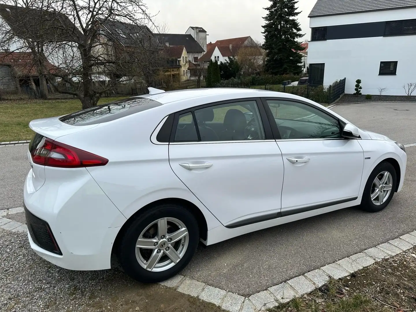 Hyundai IONIQ IONIQ Hybrid 1.6 GDI Style Weiß - 2