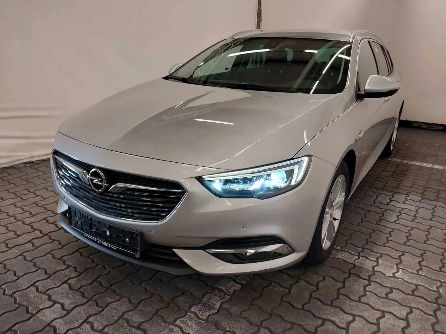 Opel Insignia B Sports Tourer Innovation AHK/LED Silber - 1