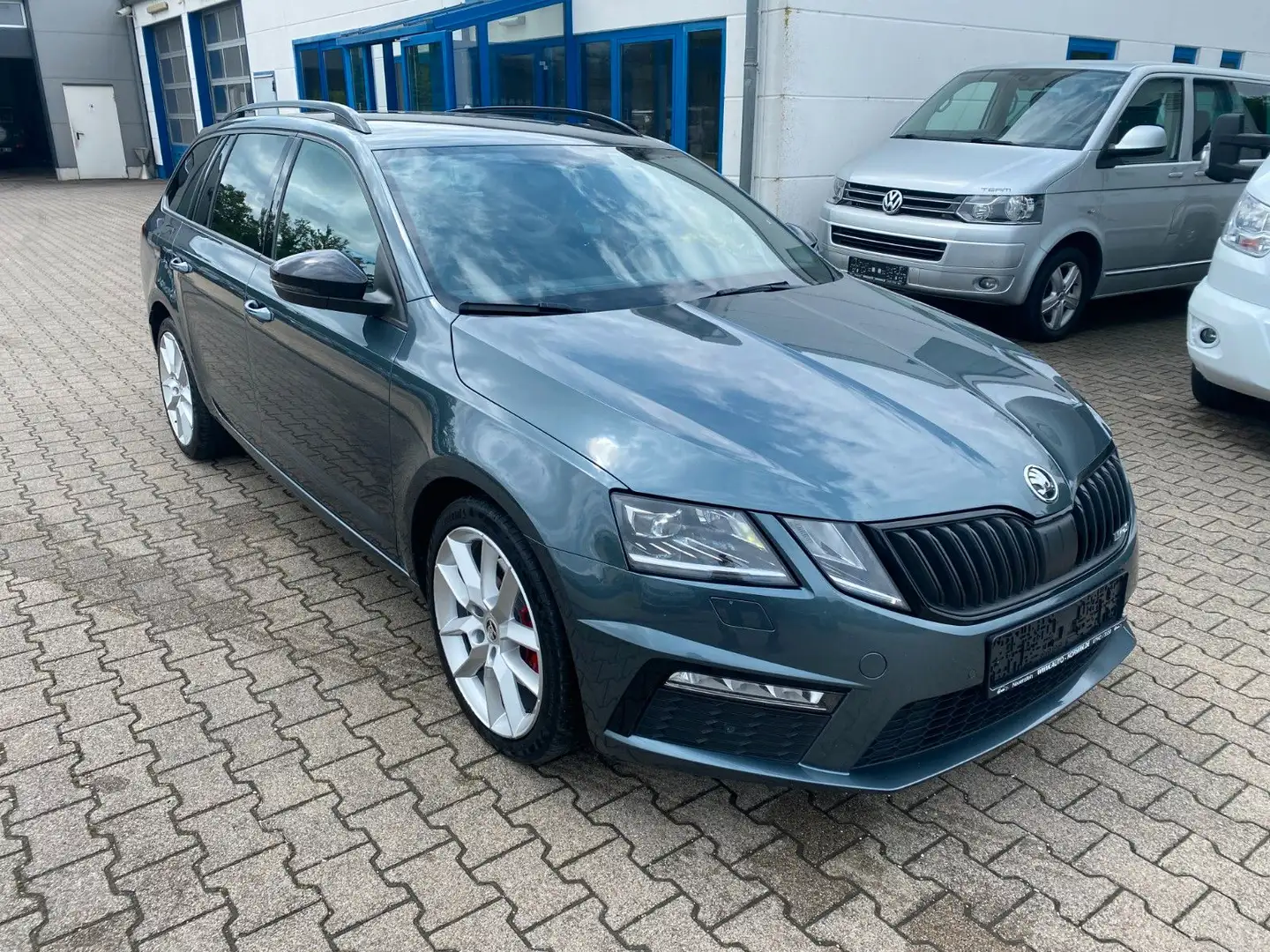 Skoda Octavia Combi RS 4x4 Grau - 2