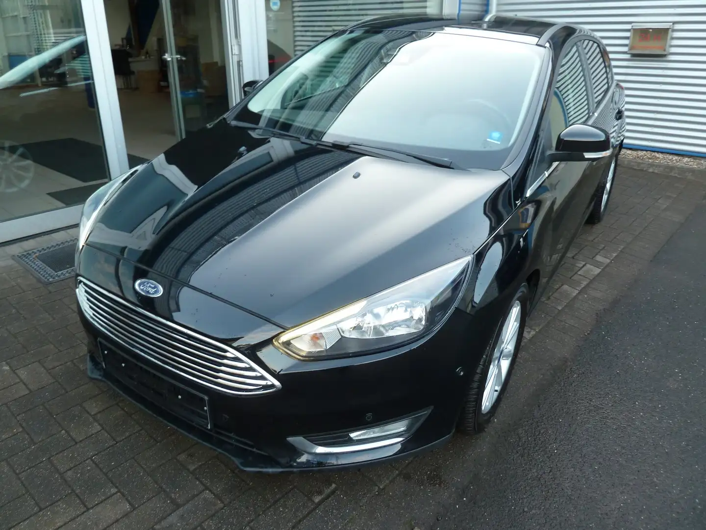 Ford Focus Titanium Schwarz - 2