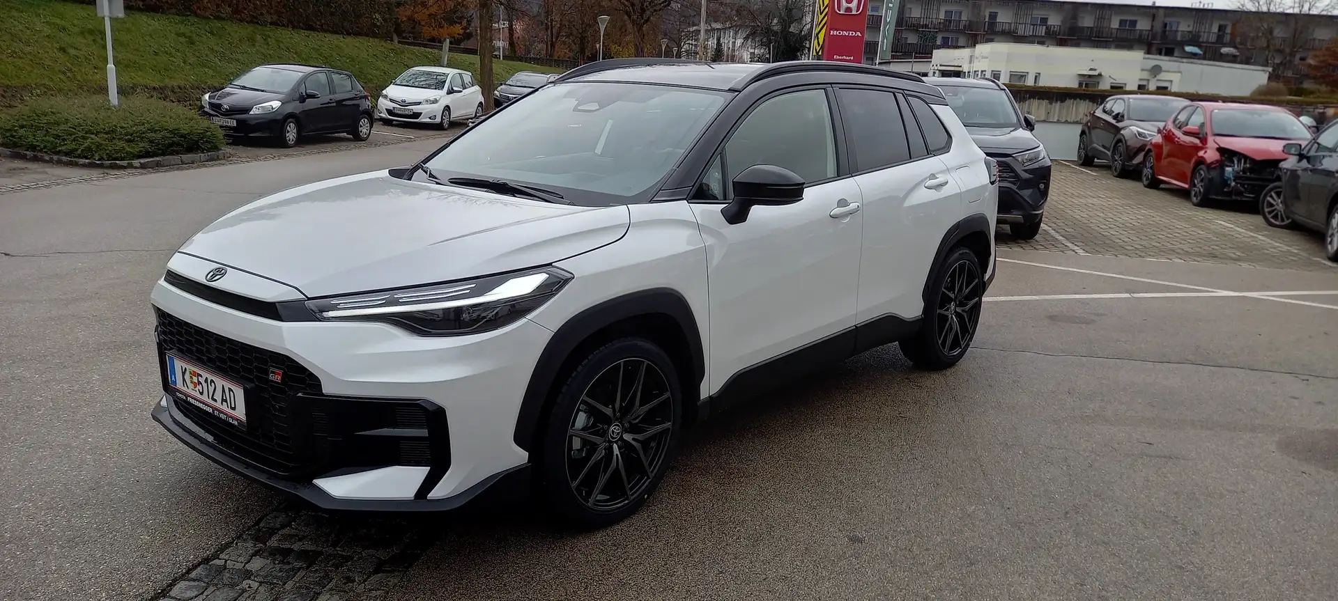 Toyota Corolla Cross 2,0 Hybrid GR-SPORT 2WD Weiß - 2