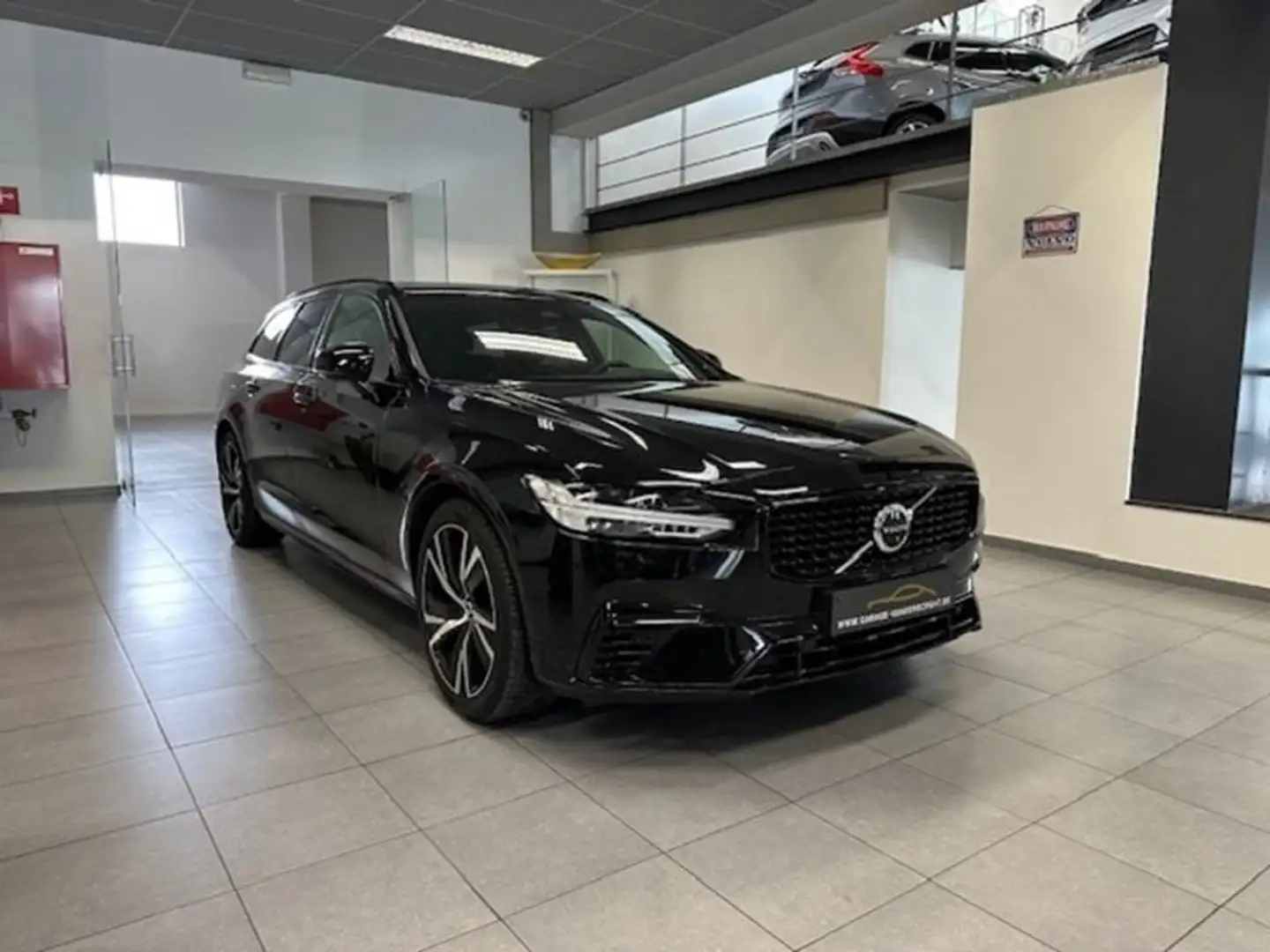 Volvo V90 PLUS DARK PLUG-IN HYBRID FULL OPTION Černá - 1
