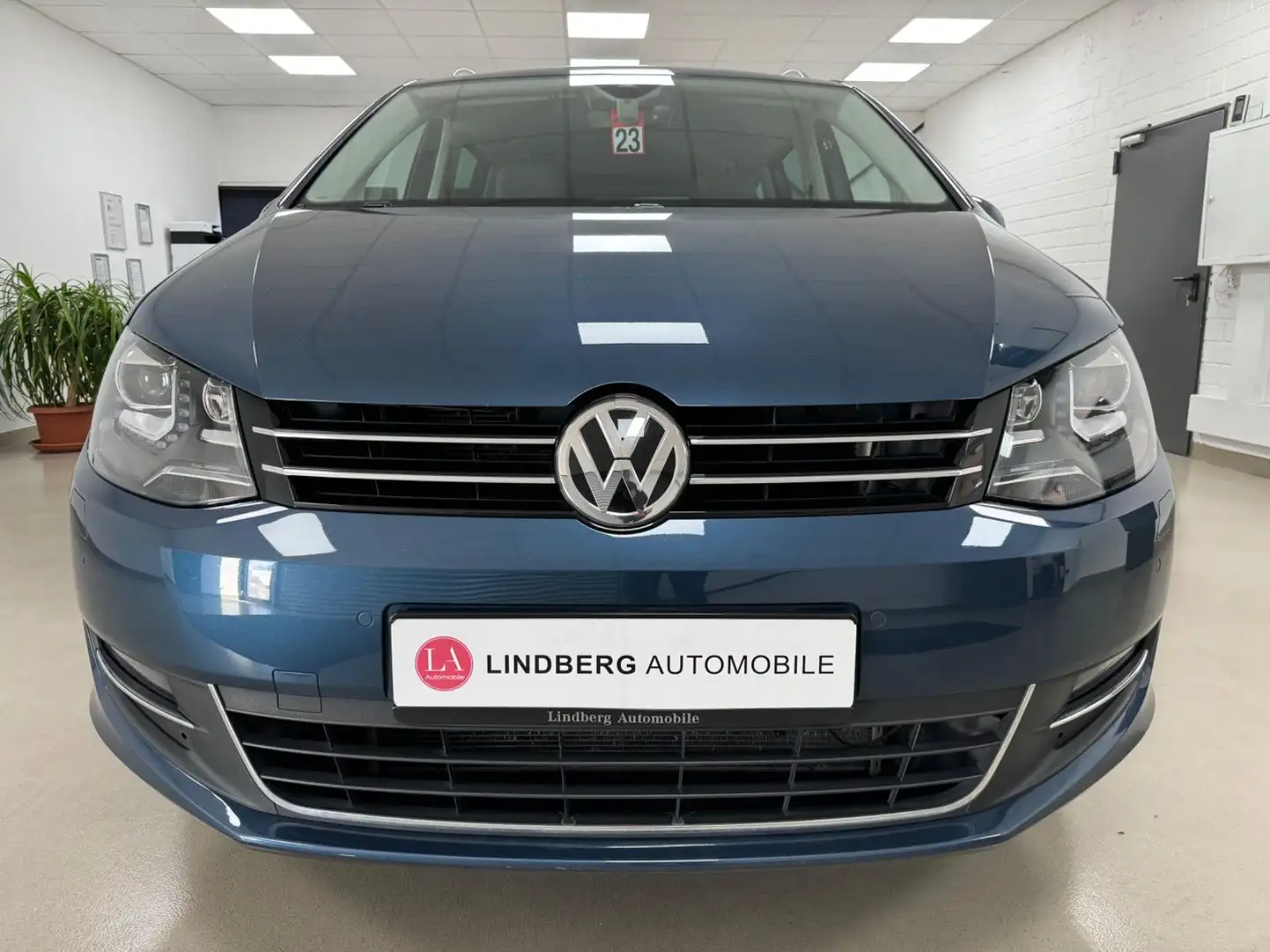Volkswagen Sharan Highline*PDC*RFK*ACC*ASST*LMF*AC*APP*STHZ Blau - 2