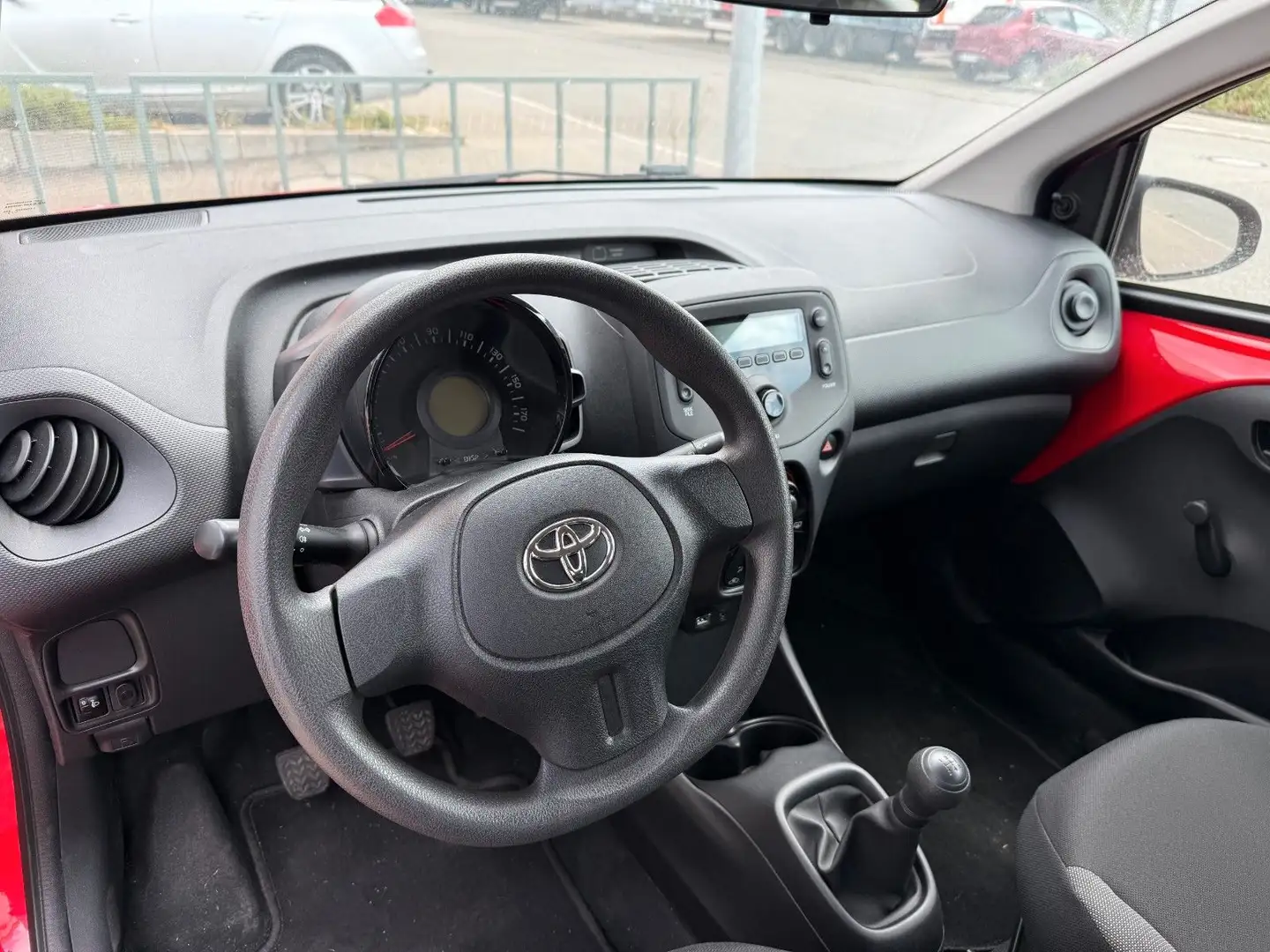 Toyota Aygo AYGO x UNFALLFREI 1 HAND 5.900 KM Rot - 2