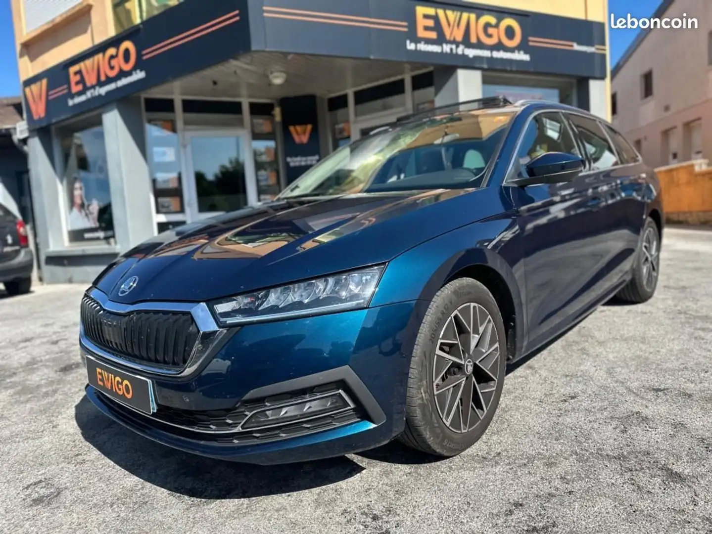 Skoda Octavia 2.0 TDI 150CH STYLE 4X2 DSG BVA Bleu - 1