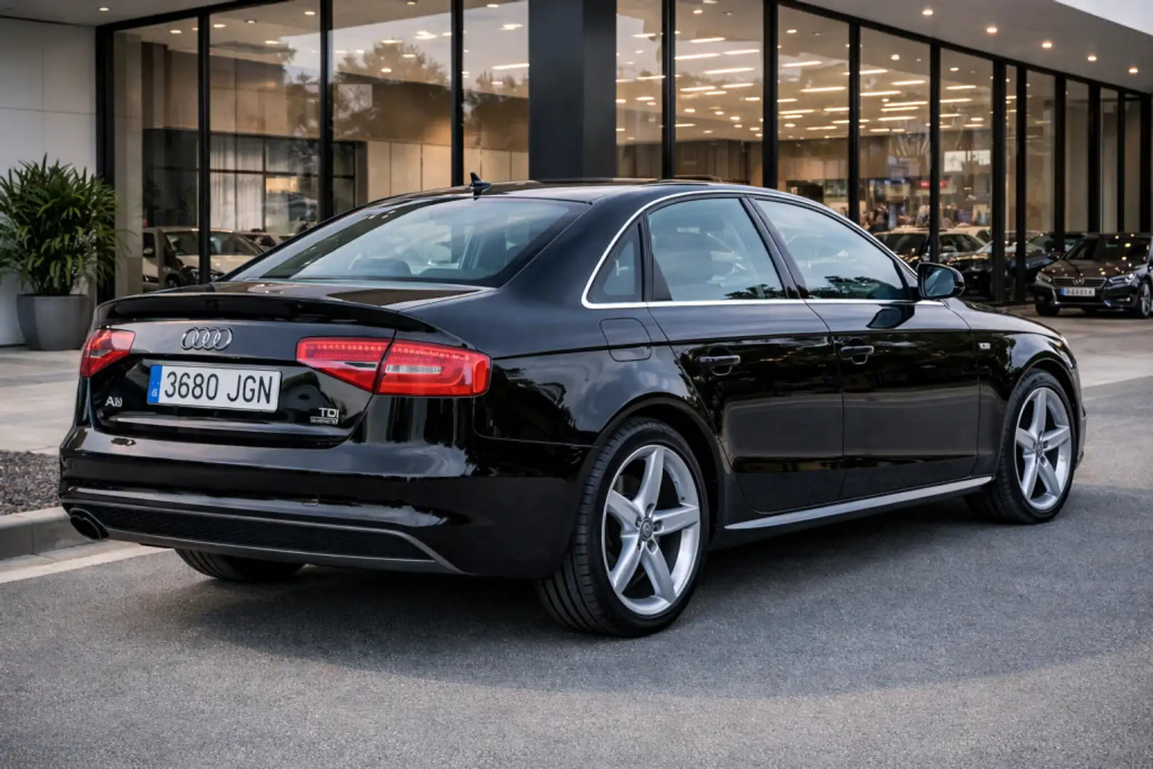 Audi A4 2.0TDI DPF S line edition Q. S-T 177 Negro - 2